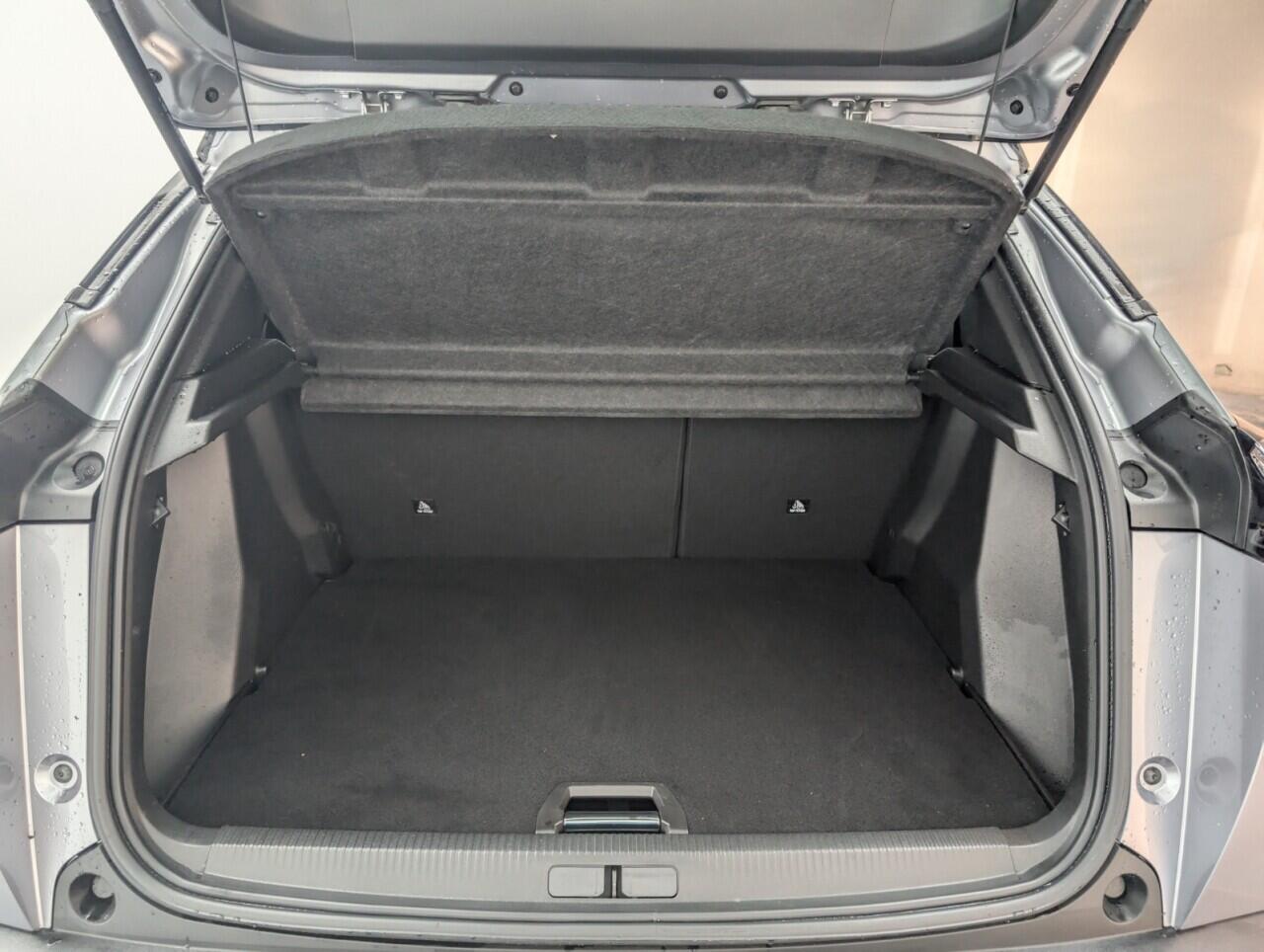 Used Peugeot E-2008 2023 for sale - 76423245: Photo 25