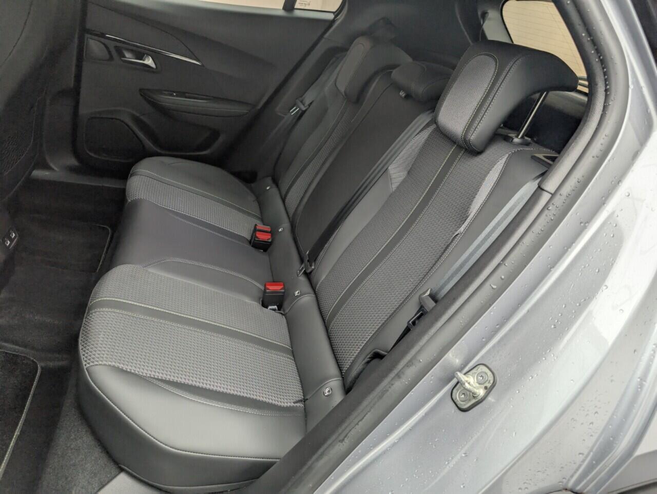 Used Peugeot E-2008 2023 for sale - 76423245: Photo 26