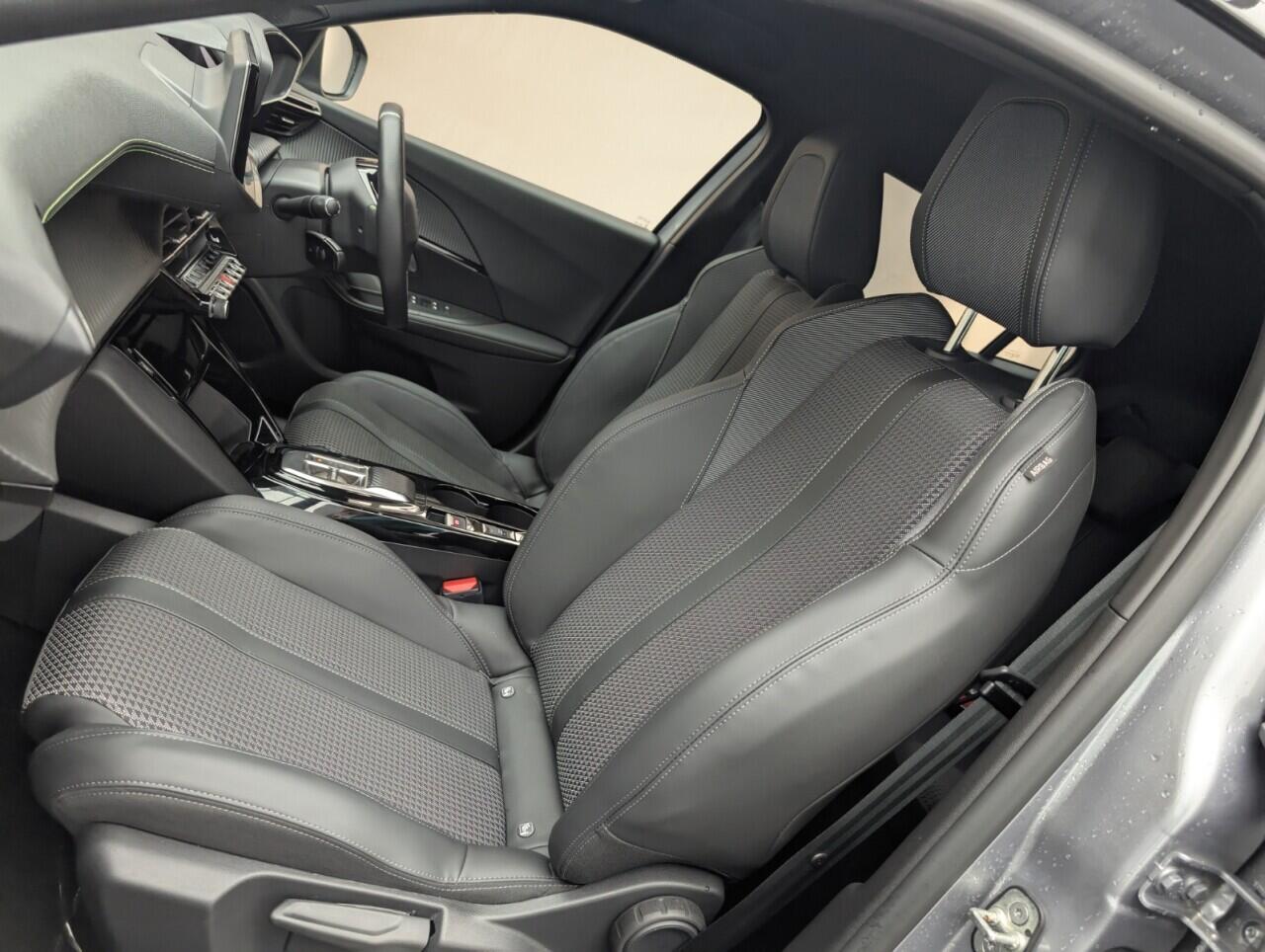 Used Peugeot E-2008 2023 for sale - 76423245: Photo 27
