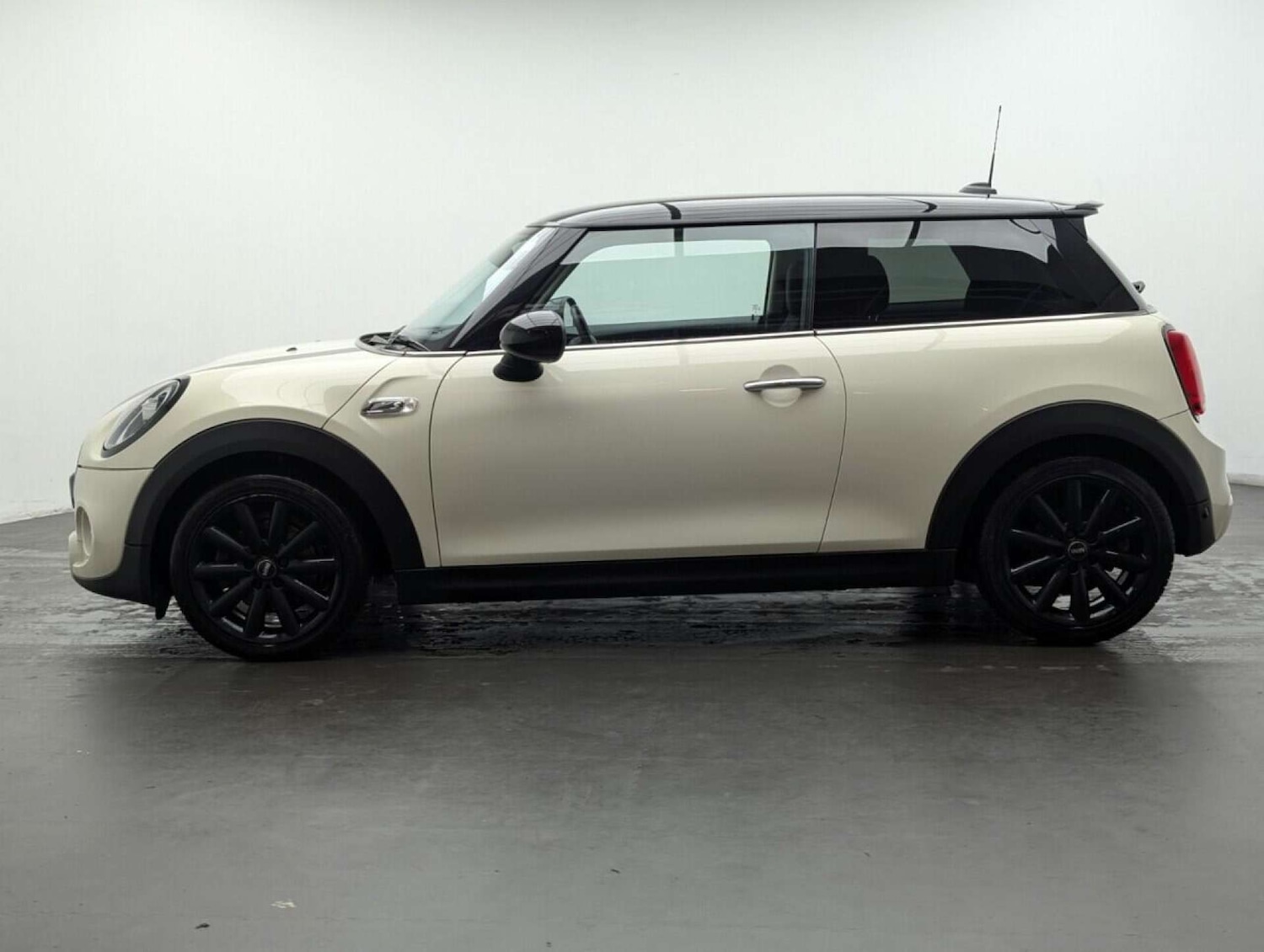 Used MINI Hatch 2018 for sale - 77713102: Photo 5