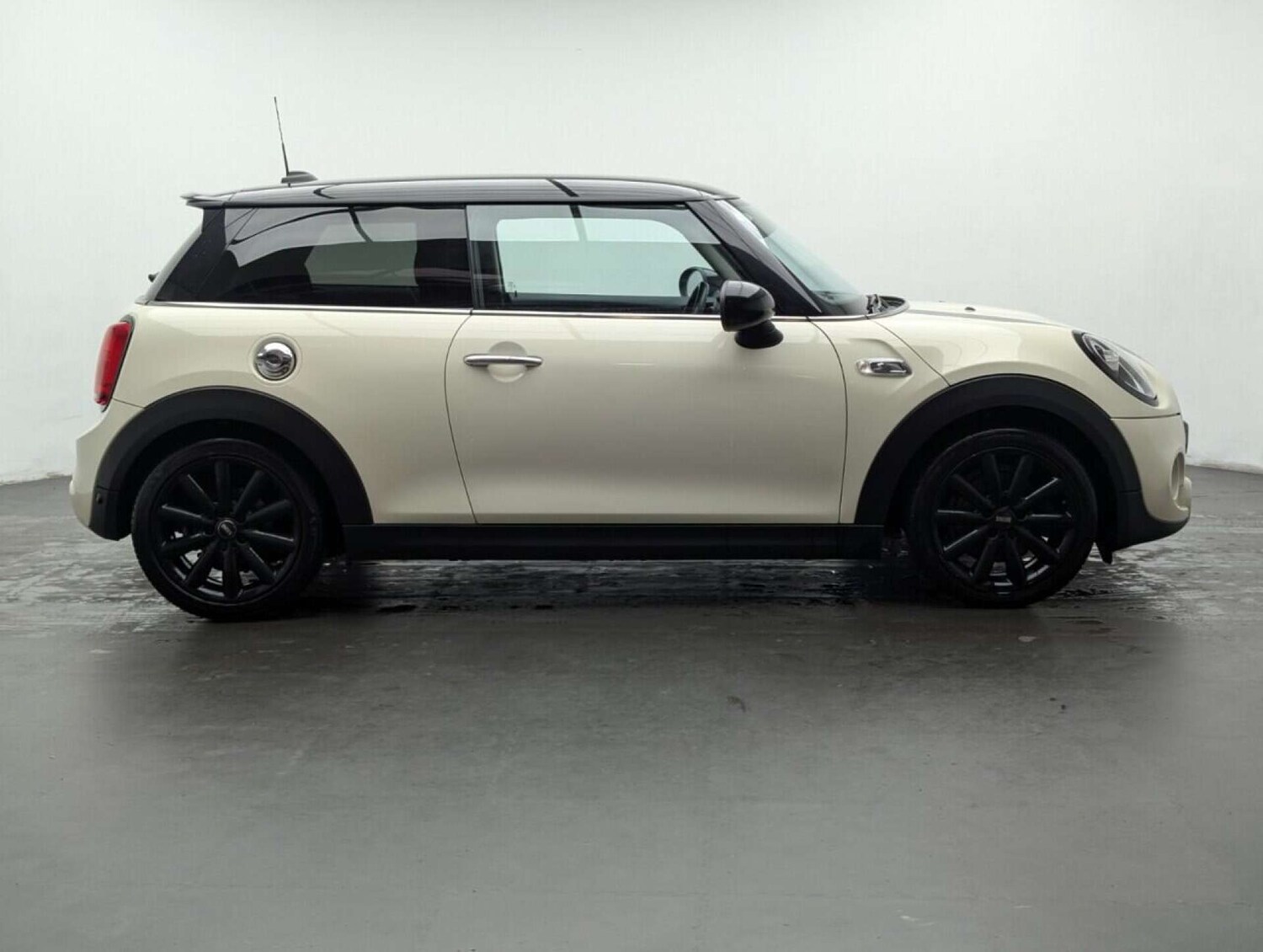 Used MINI Hatch 2018 for sale - 77713102: Photo 9