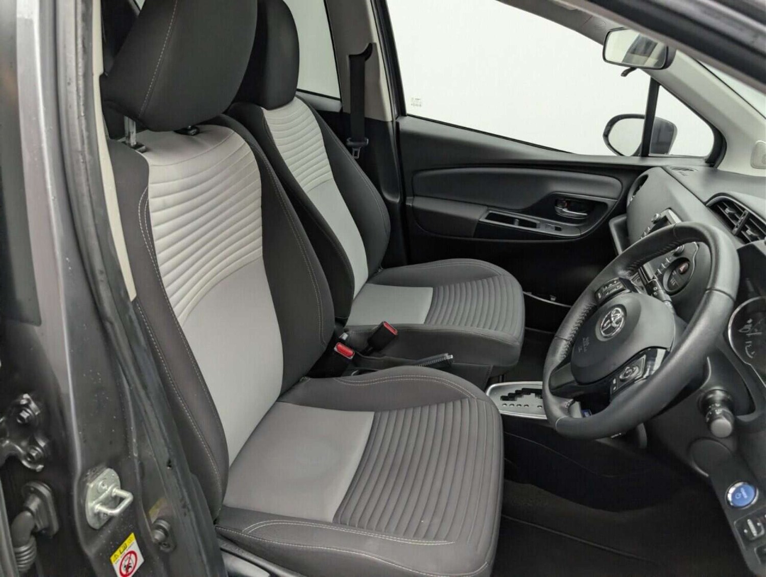 Used Toyota Yaris 2018 for sale - 77713206: Photo 12