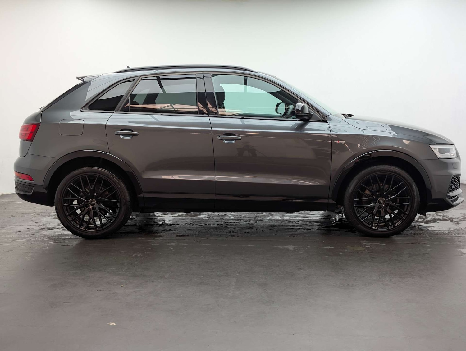 Used Audi Q3 2018 for sale - 77981660: Photo 11