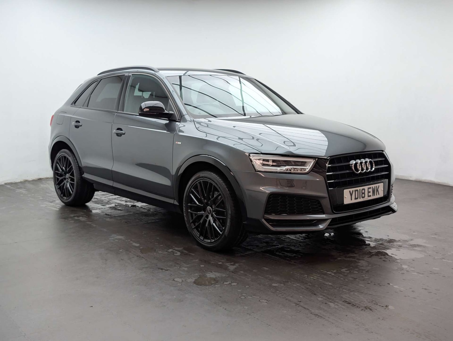 Used Audi Q3 2018 for sale - 77981660: Photo 2