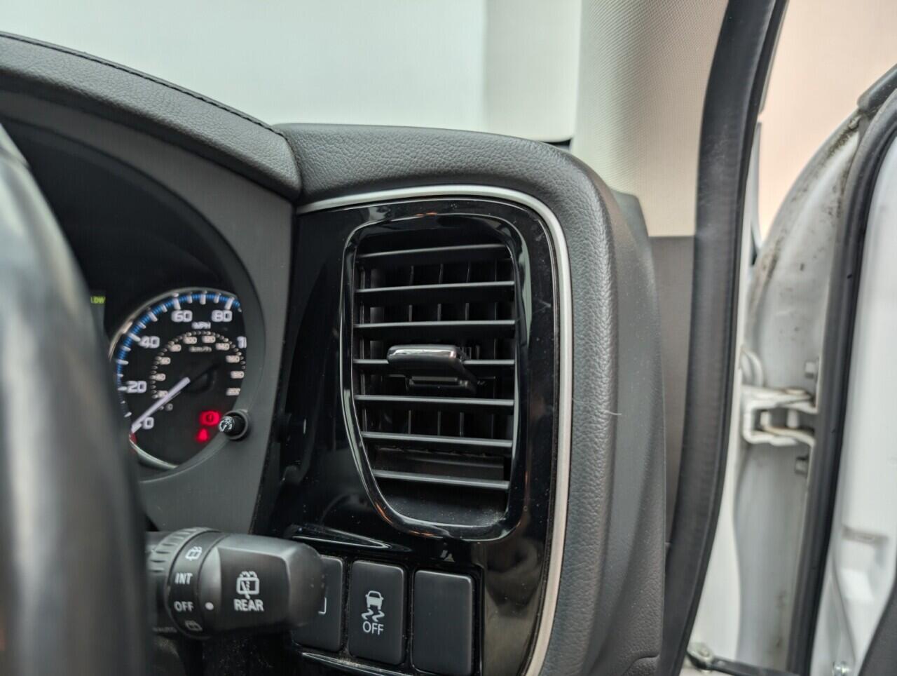 Used Mitsubishi Outlander 2016 for sale - 76538363: Photo 21