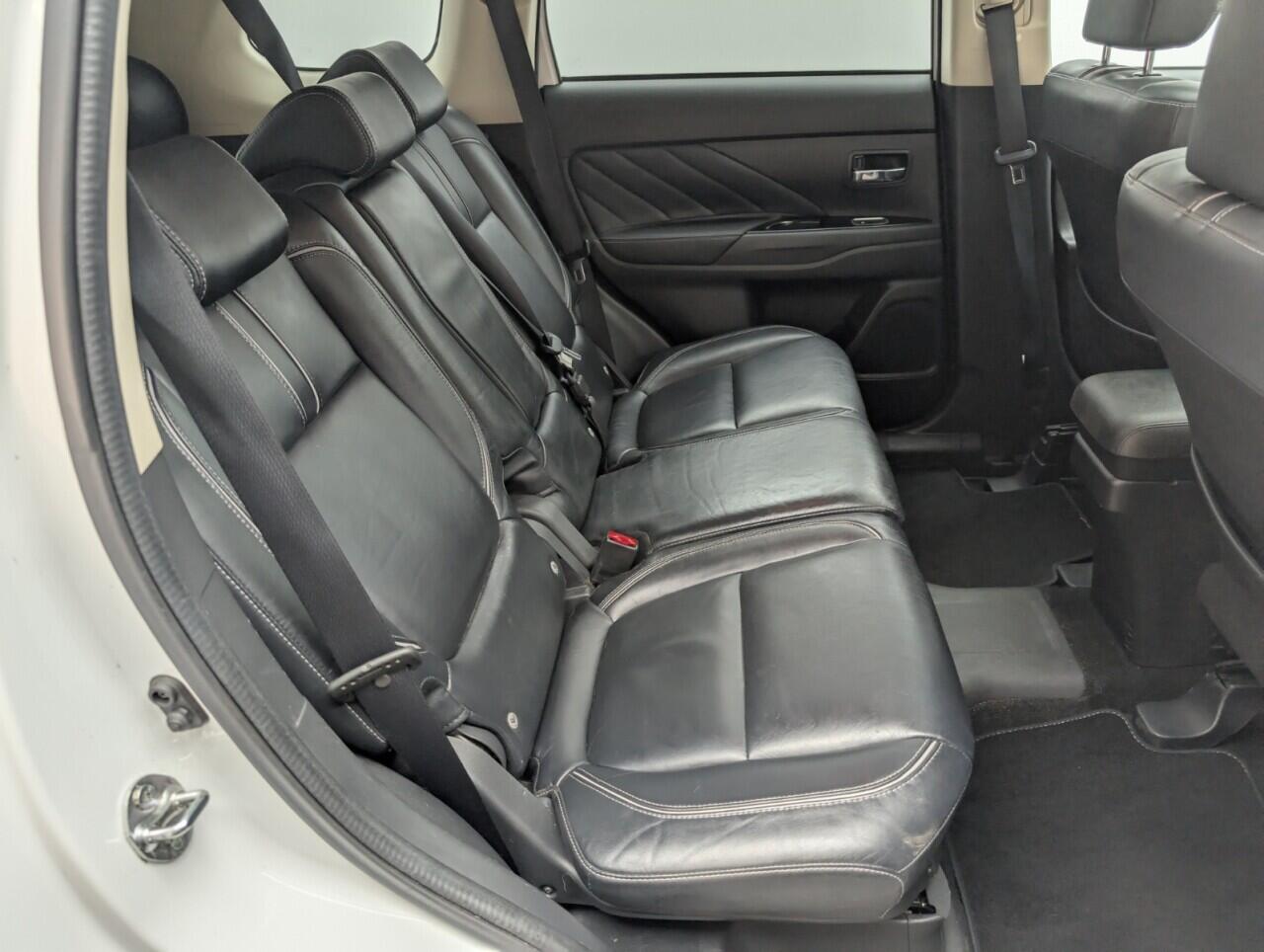 Used Mitsubishi Outlander 2016 for sale - 76538363: Photo 27