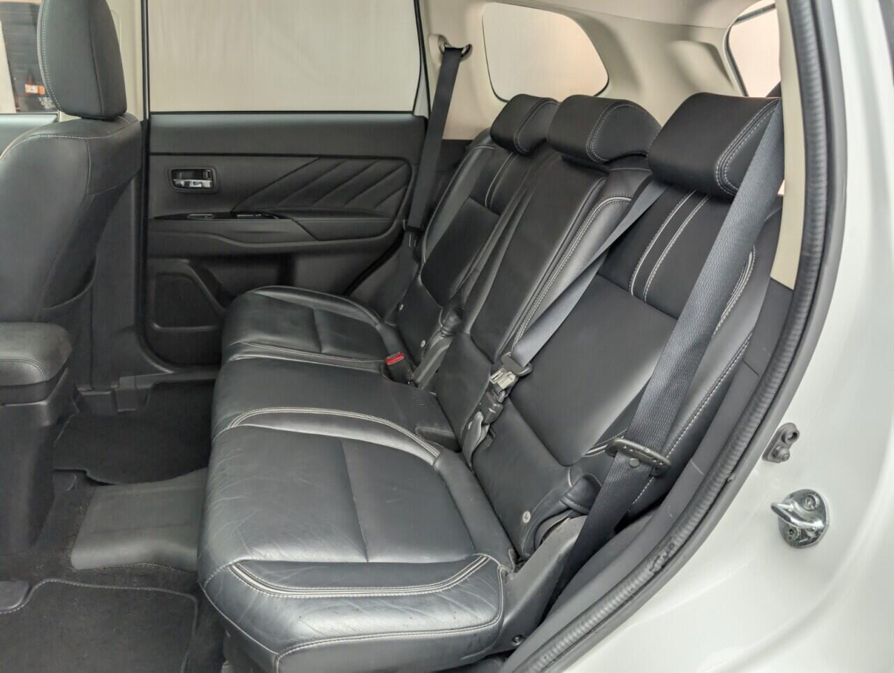 Used Mitsubishi Outlander 2016 for sale - 76538363: Photo 29