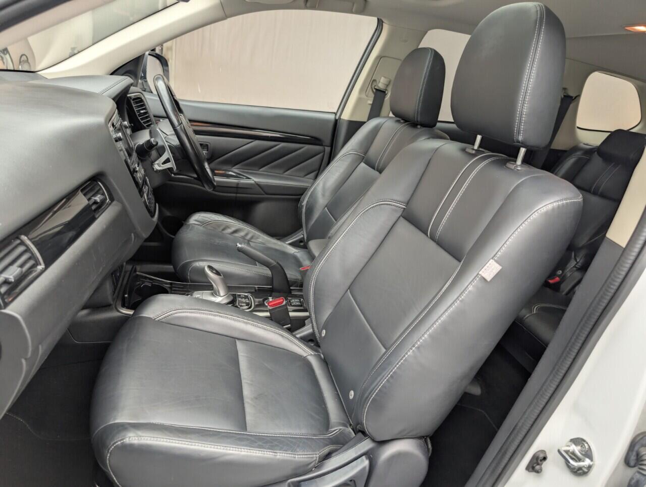 Used Mitsubishi Outlander 2016 for sale - 76538363: Photo 30