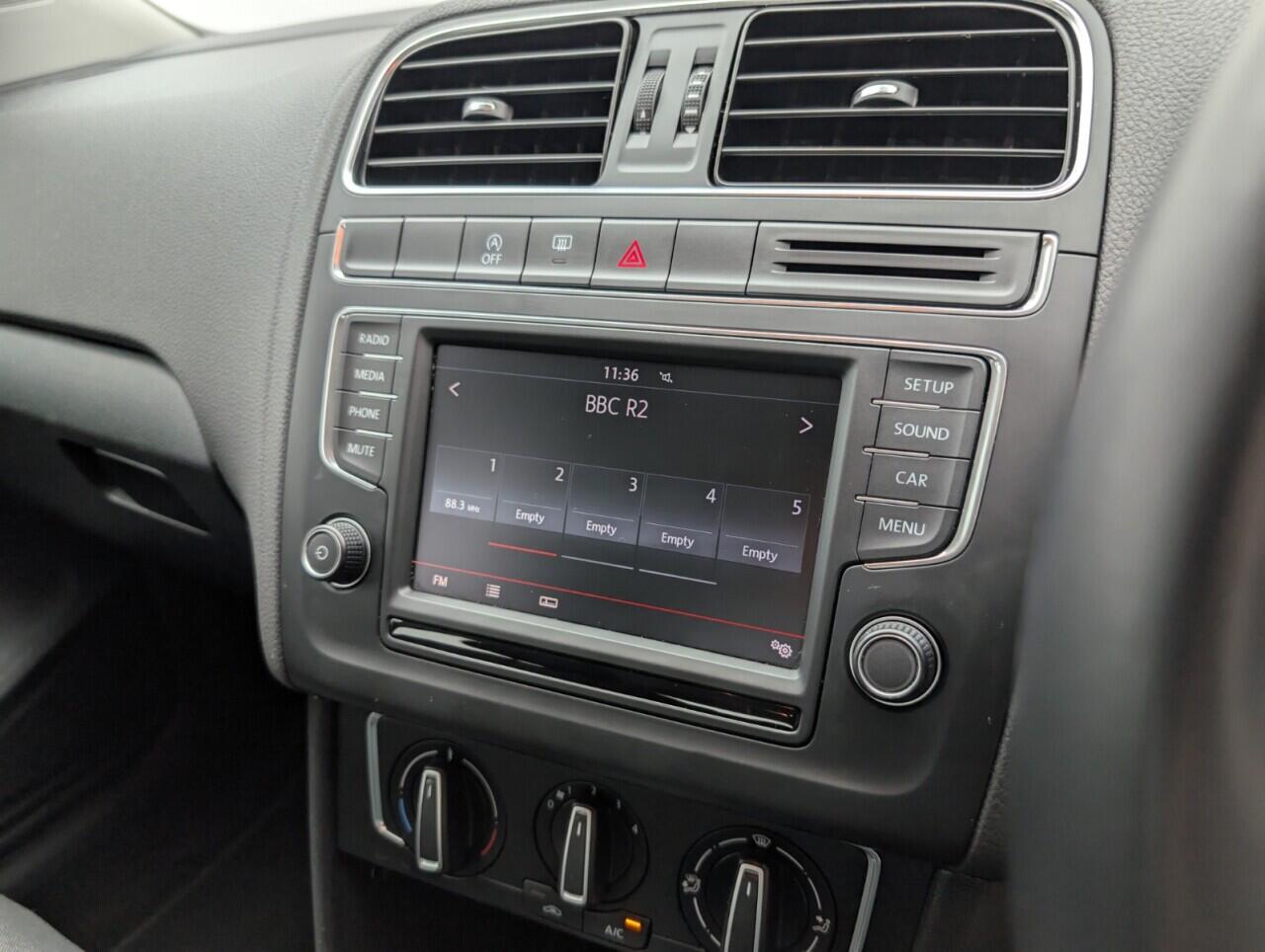 Used Volkswagen Polo 2015 for sale - 76425375: Photo 13