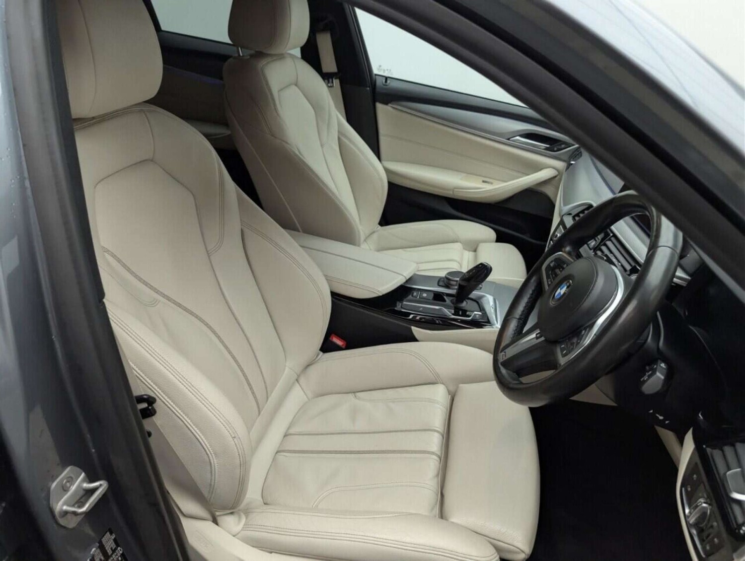 Used BMW 5 Series 2019 for sale - 77714202: Photo 11