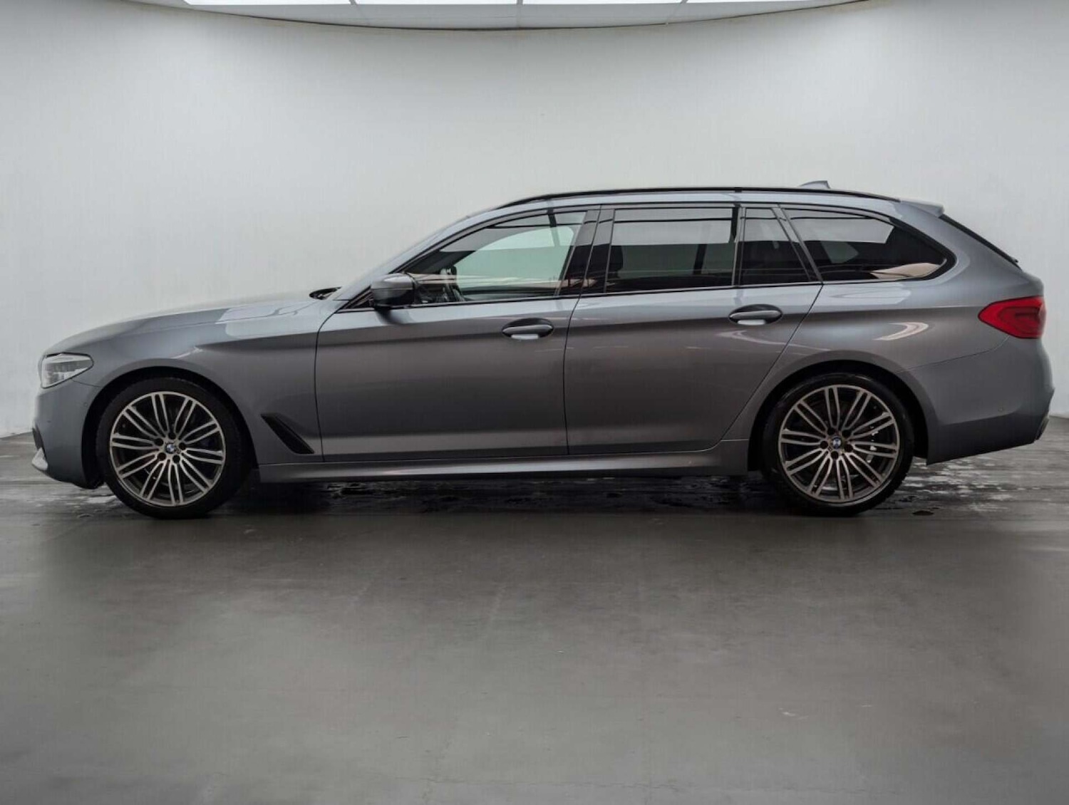 Used BMW 5 Series 2019 for sale - 77714202: Photo 5