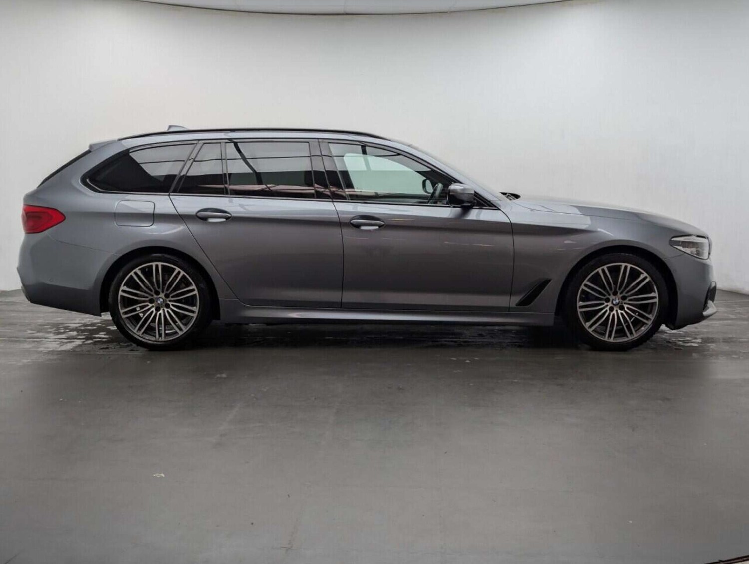 Used BMW 5 Series 2019 for sale - 77714202: Photo 9