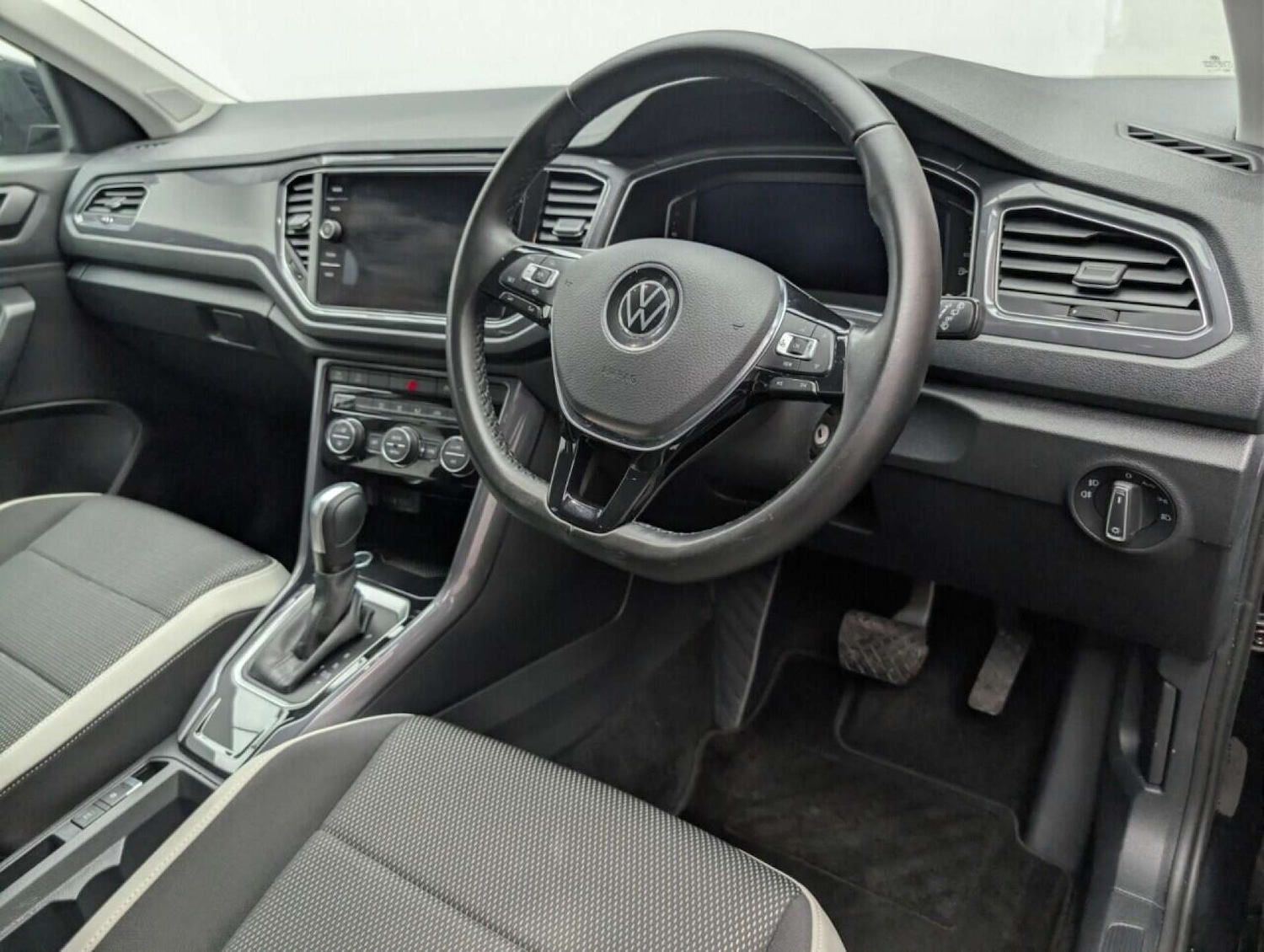 Used Volkswagen T-Roc 2021 for sale - 77713760: Photo 11