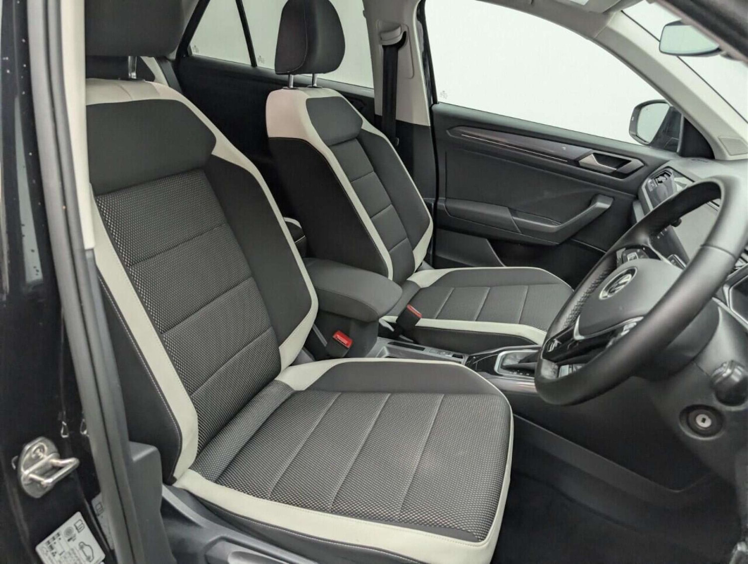 Used Volkswagen T-Roc 2021 for sale - 77713760: Photo 12