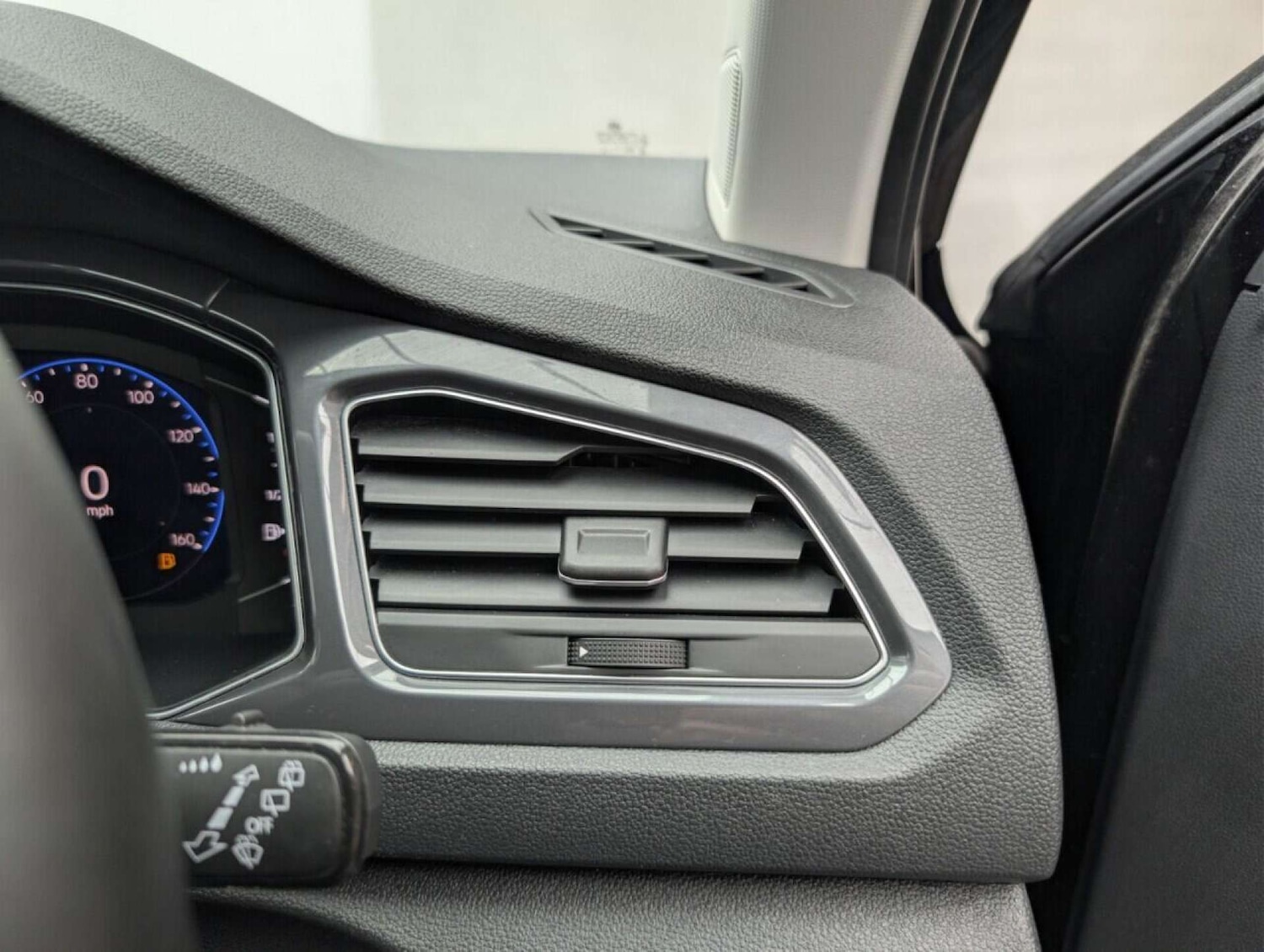 Used Volkswagen T-Roc 2021 for sale - 77713760: Photo 18