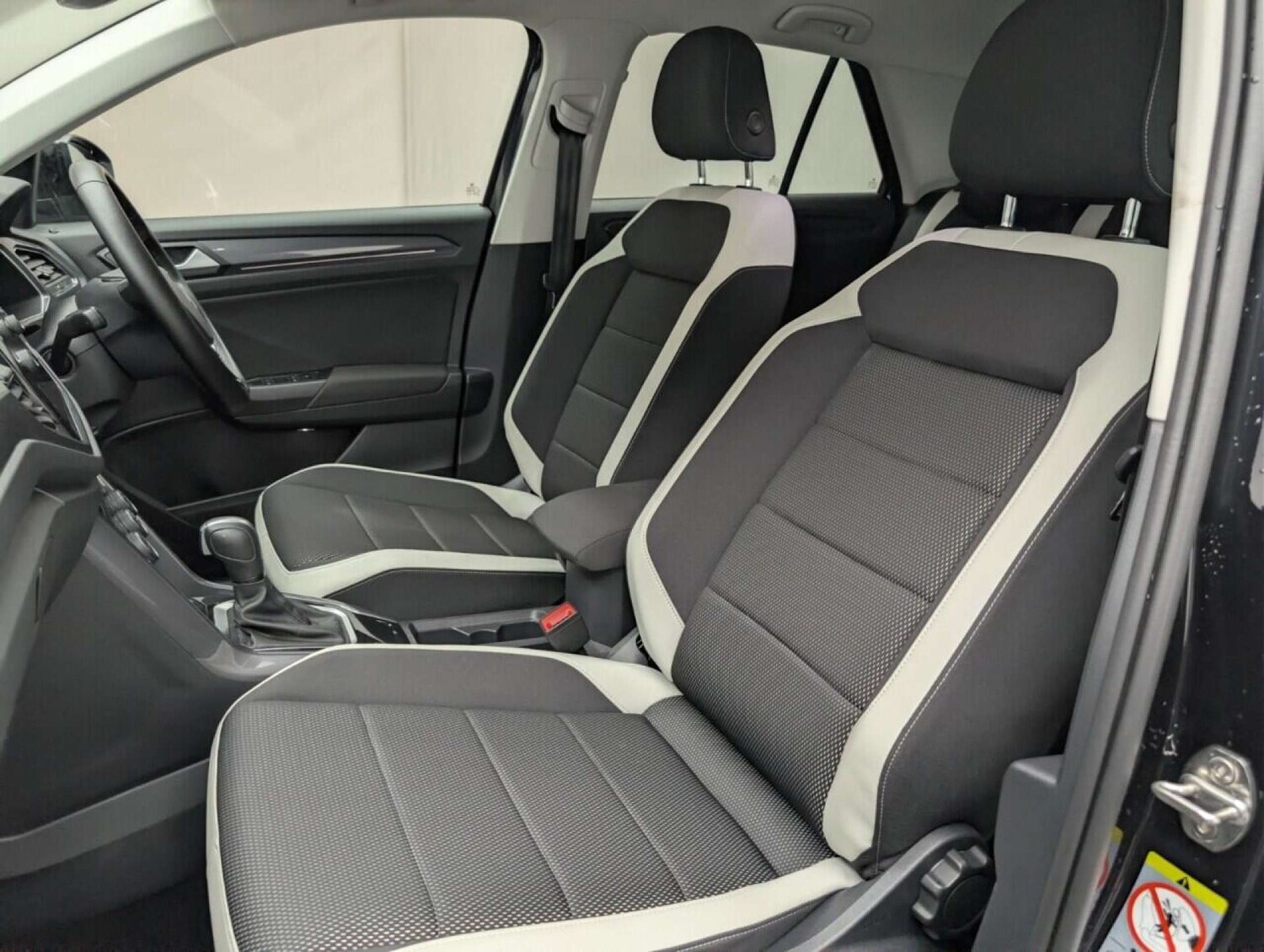 Used Volkswagen T-Roc 2021 for sale - 77713760: Photo 25