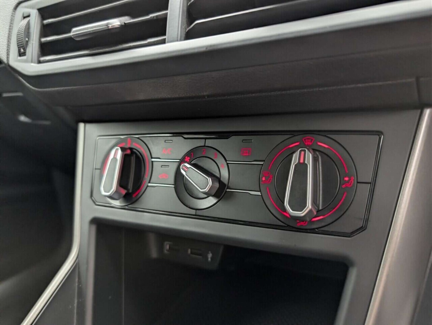 Used Volkswagen Polo 2018 for sale - 77714246: Photo 15