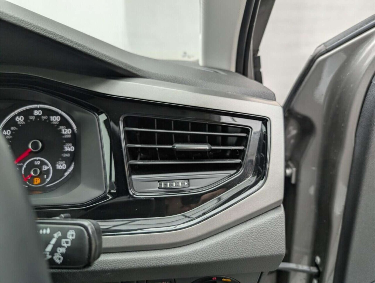 Used Volkswagen Polo 2018 for sale - 77714246: Photo 18