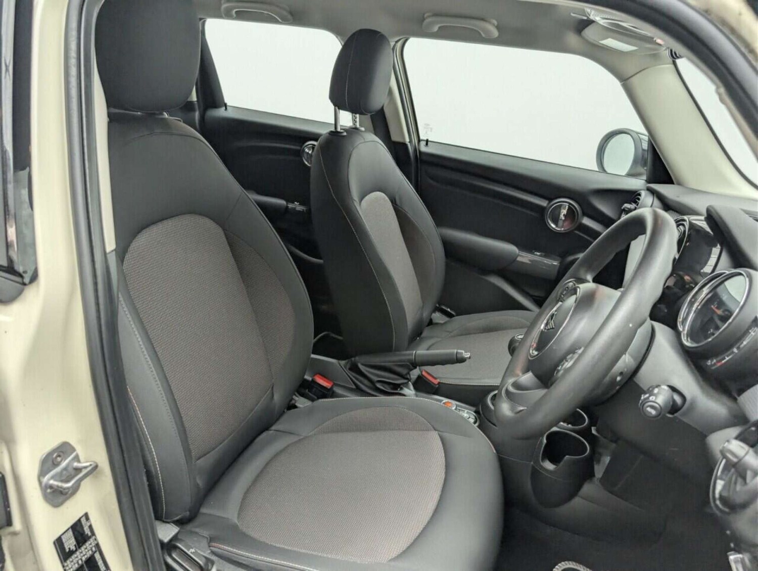 Used MINI Hatch 2019 for sale - 77713898: Photo 24