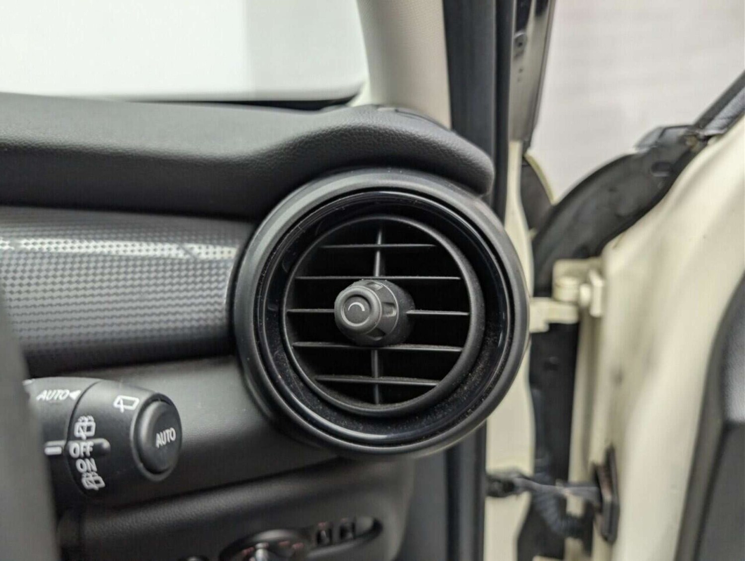 Used MINI Hatch 2019 for sale - 77713898: Photo 30