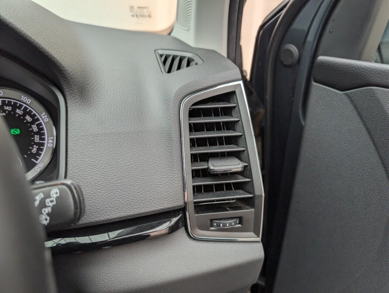 Used Skoda Karoq 2019 for sale - 76633282: Photo 21