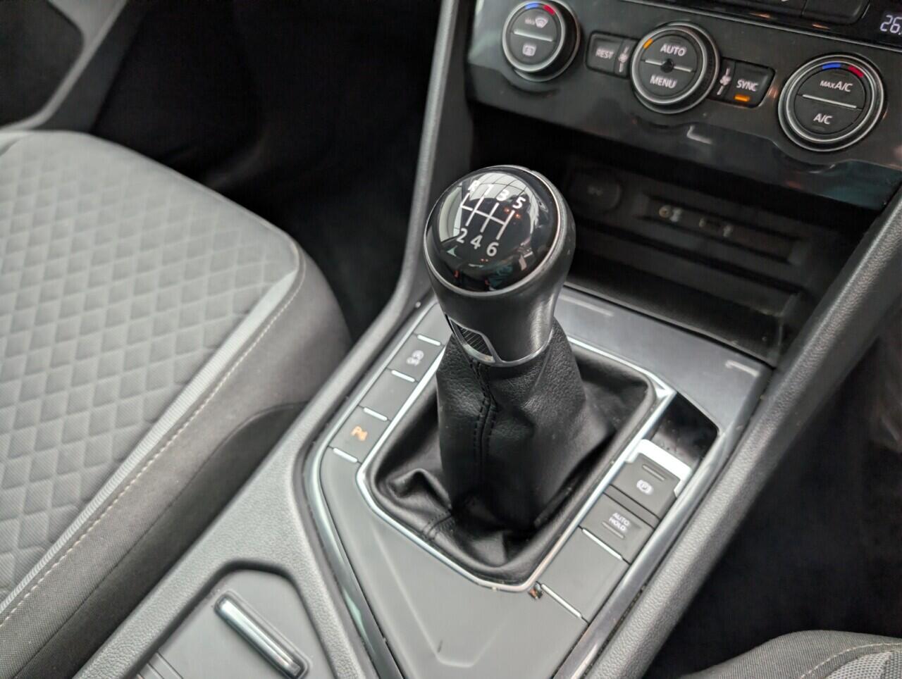 Used Volkswagen Tiguan 2016 for sale - 76499018: Photo 18