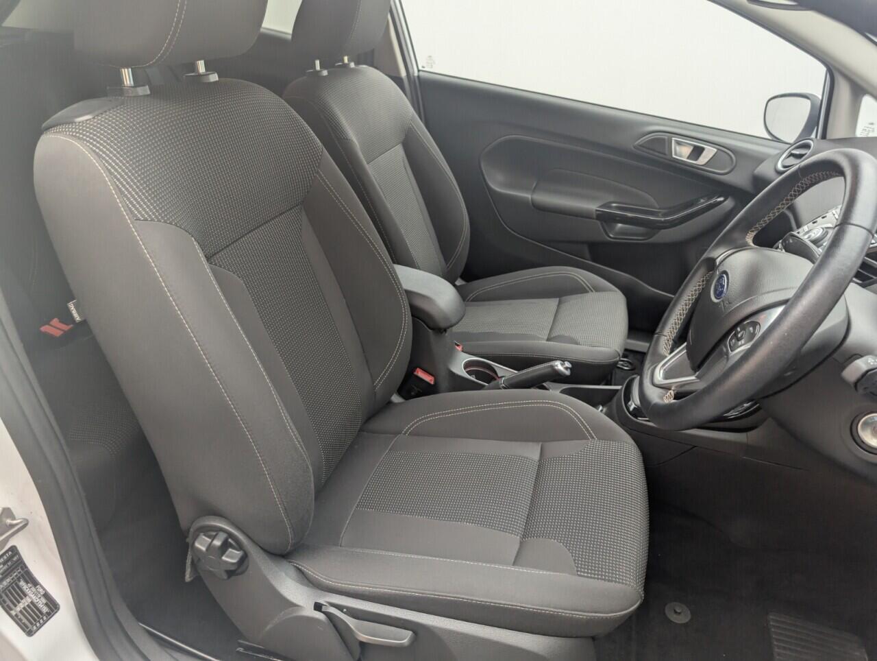 Used Ford Fiesta 2015 for sale - 76425416: Photo 12