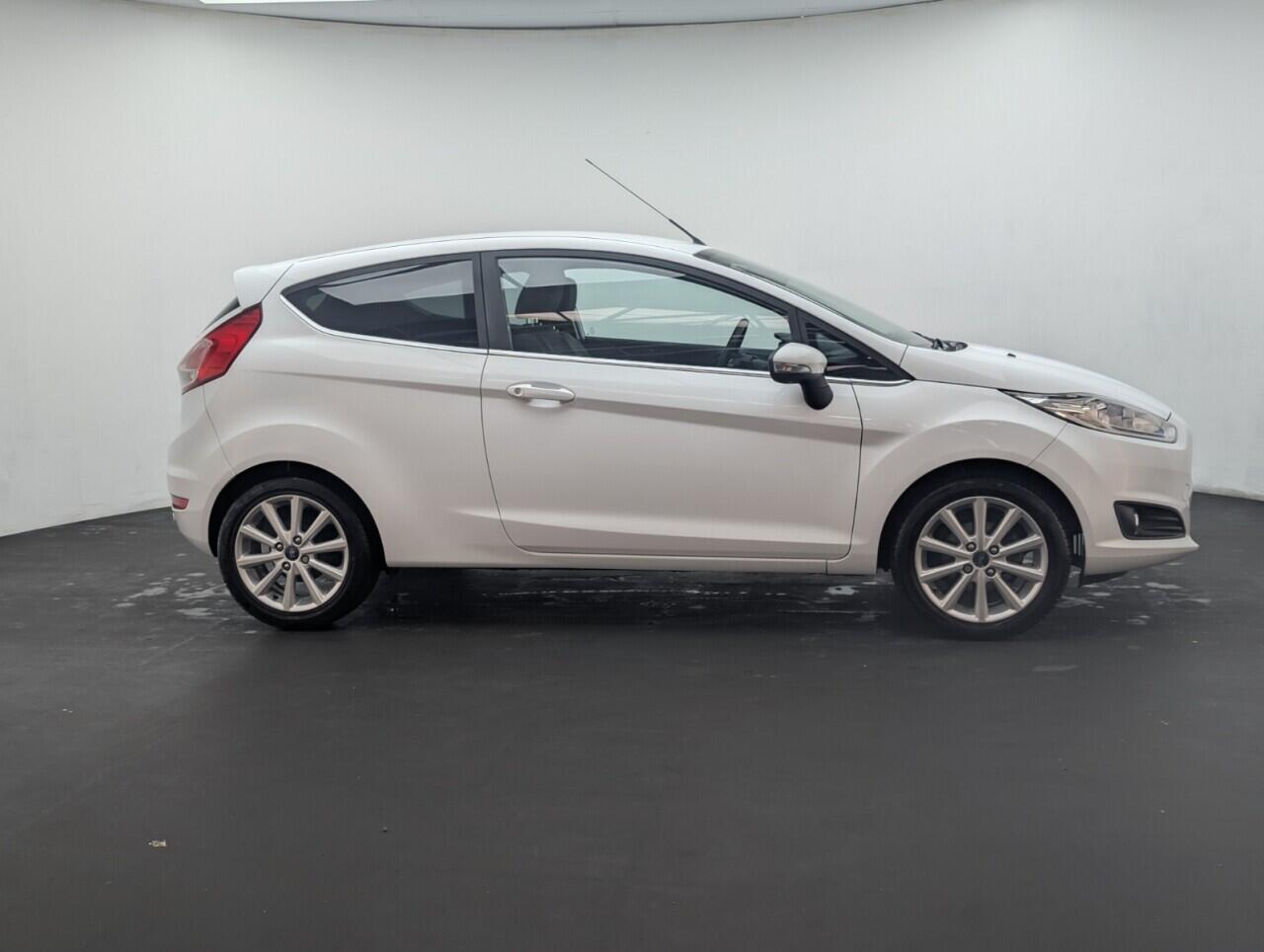 Used Ford Fiesta 2015 for sale - 76425416: Photo 9