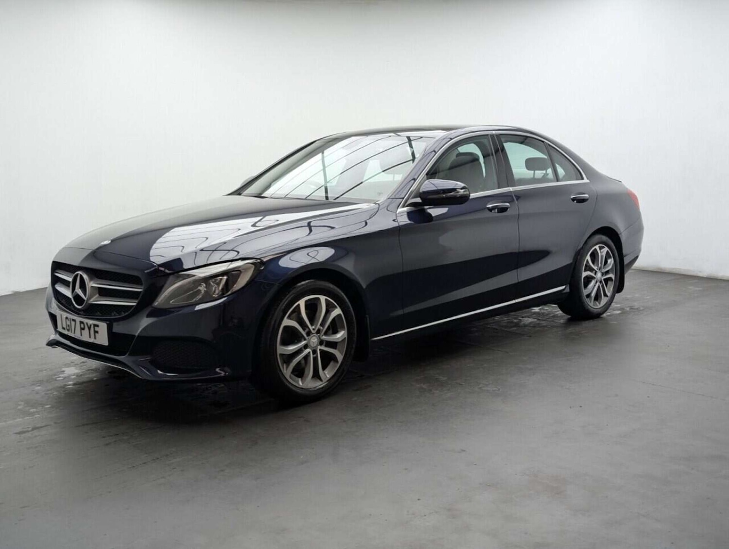 Used Mercedes-Benz C Class 2017 for sale - 77714129: Photo 4