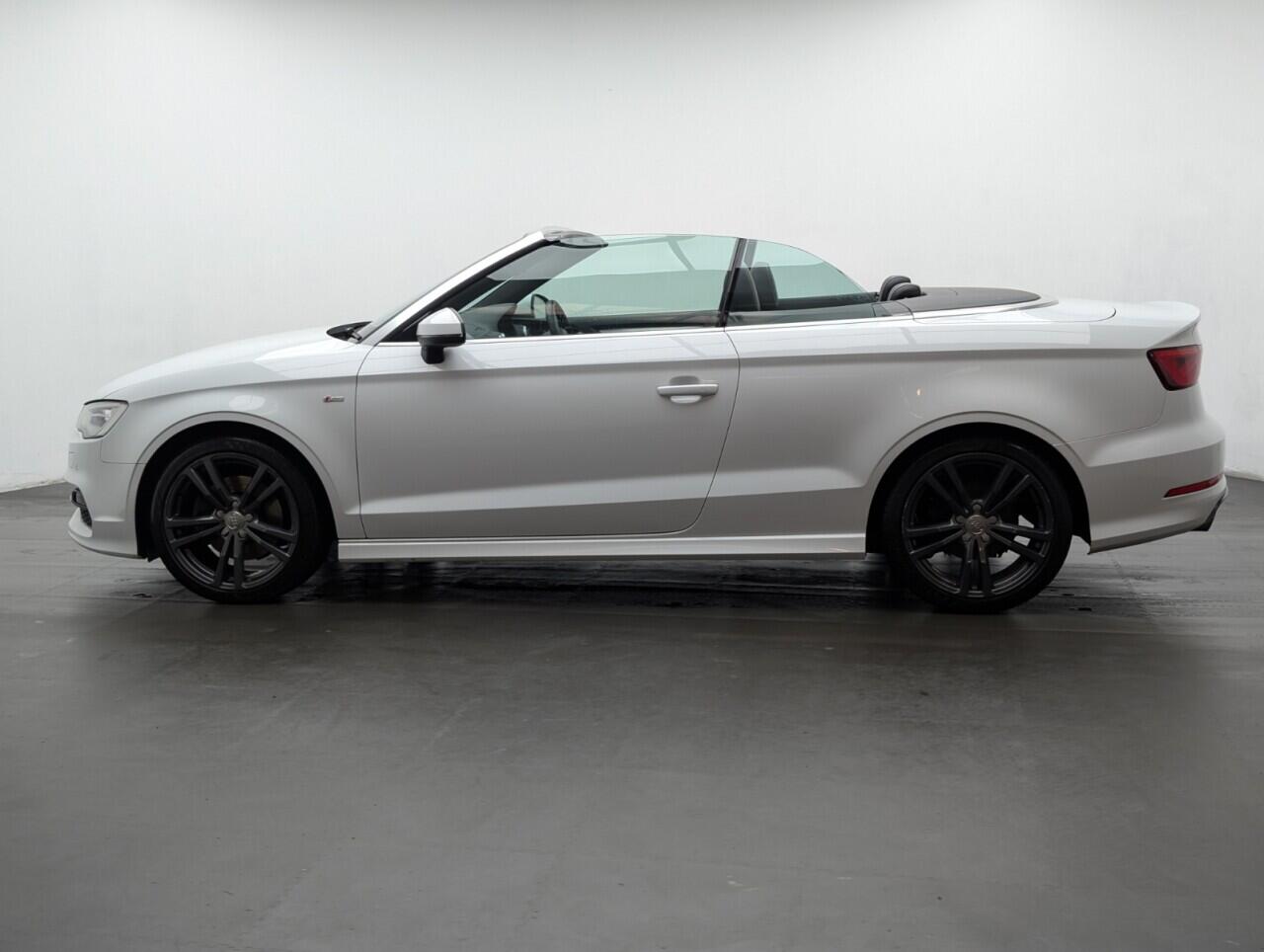 Used Audi A3 Cabriolet 2016 for sale - 77612135: Photo 5