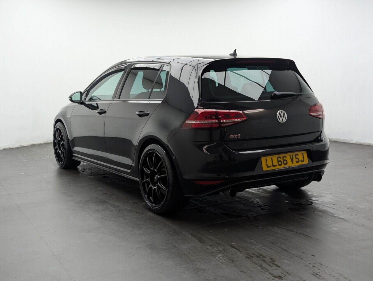 Used Volkswagen Golf 2016 for sale - 77646157: Photo 6