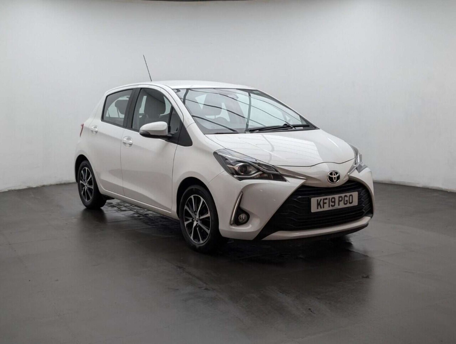 Used Toyota Yaris 2019 for sale - 78080732: Photo 2