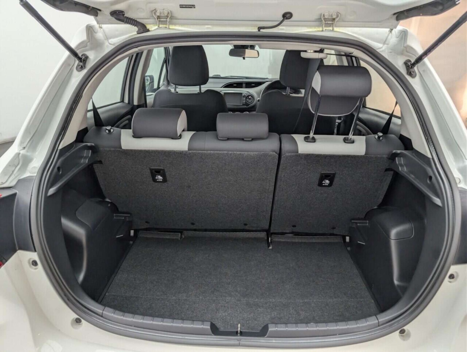 Used Toyota Yaris 2019 for sale - 78080732: Photo 31