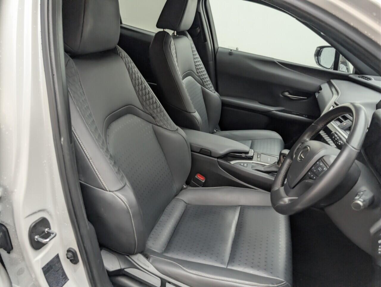 Used Lexus UX 2022 for sale - 77057250: Photo 12