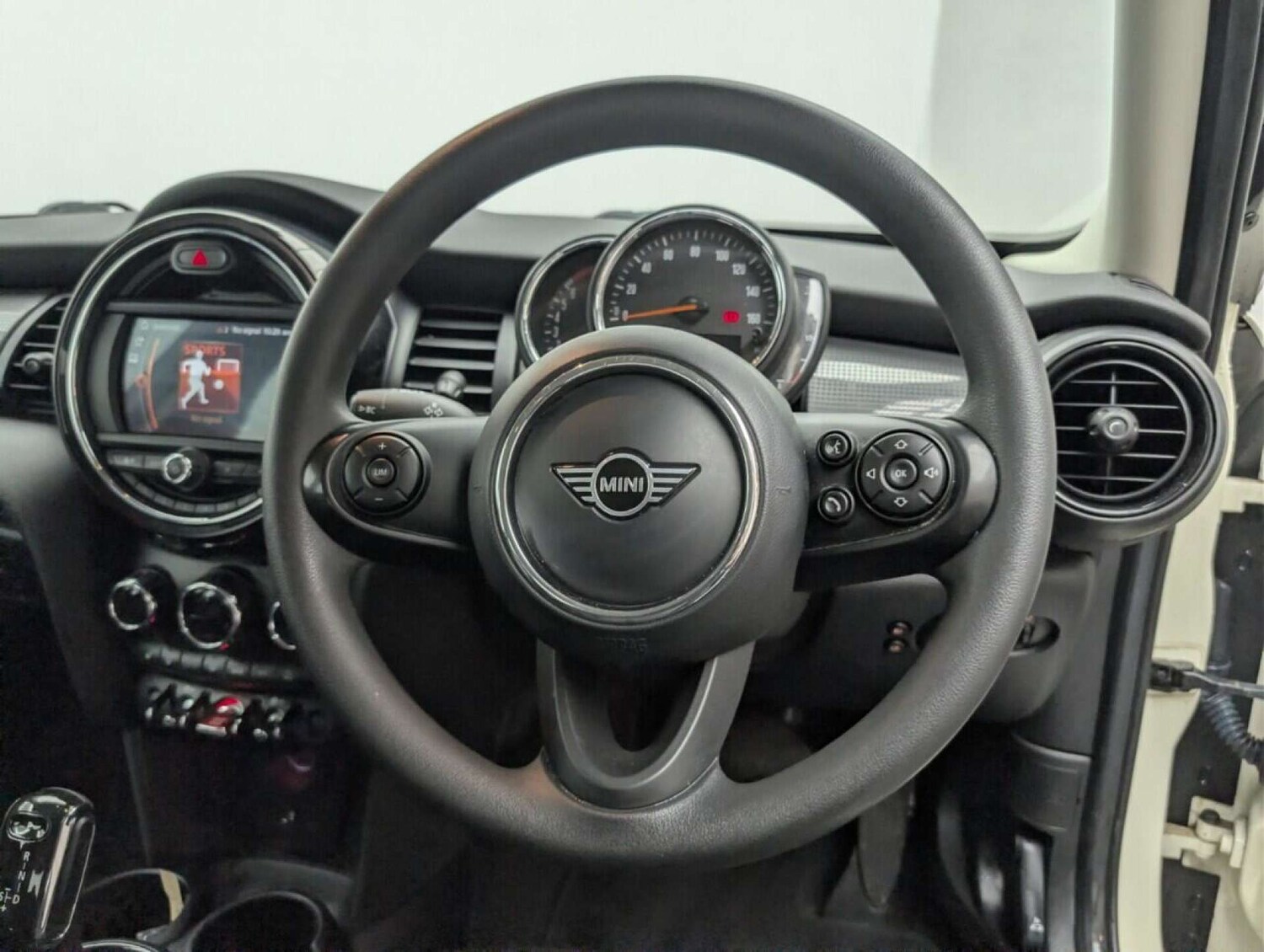 Used MINI Hatch 2019 for sale - 77714047: Photo 19