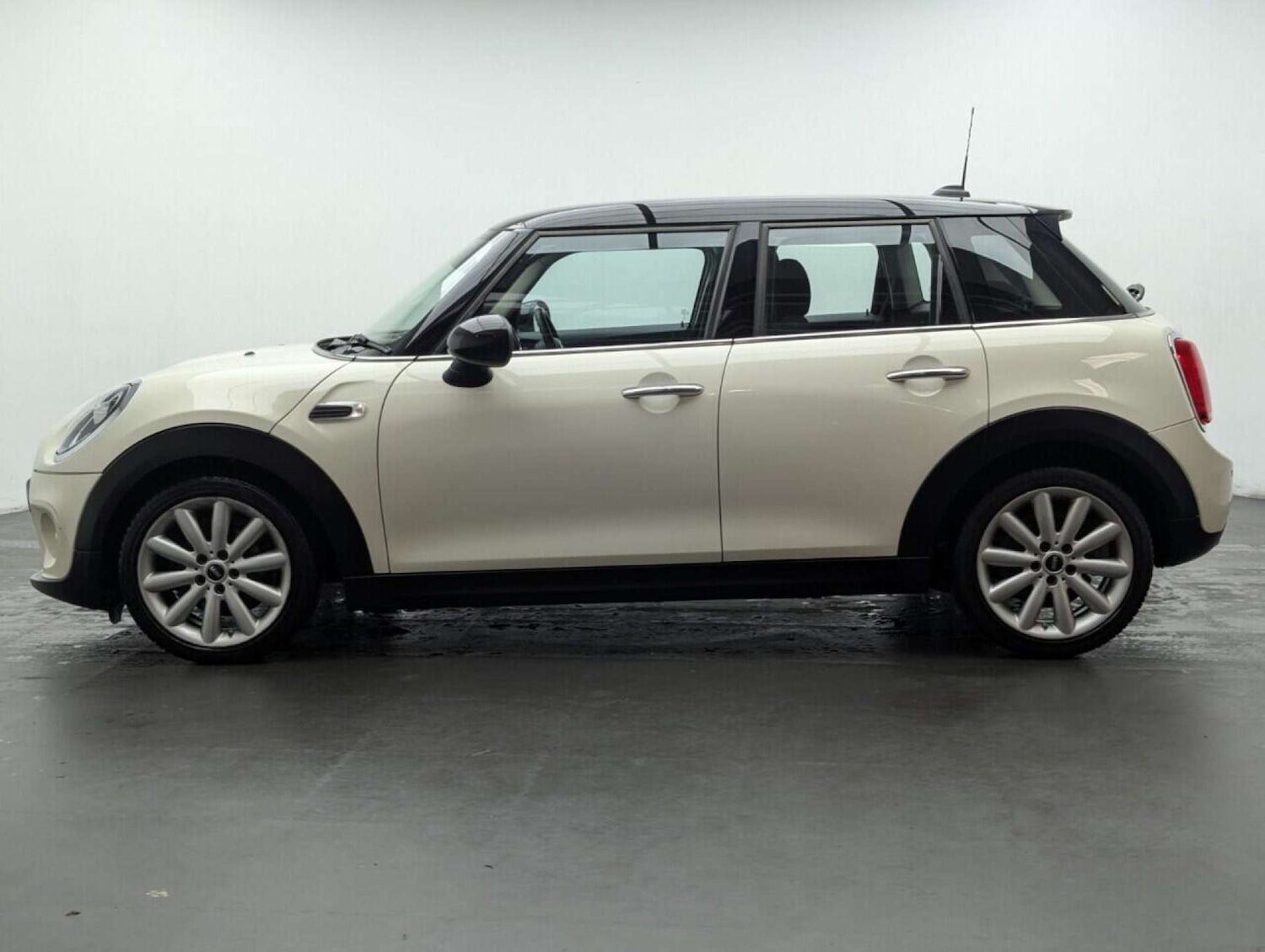 Used MINI Hatch 2019 for sale - 77714047: Photo 5