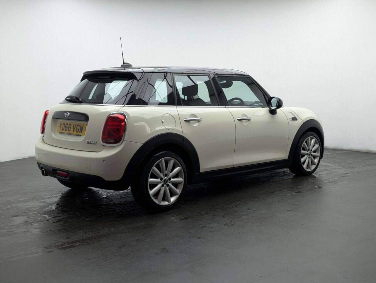 Used MINI Hatch 2019 for sale - 77714047: Photo 8