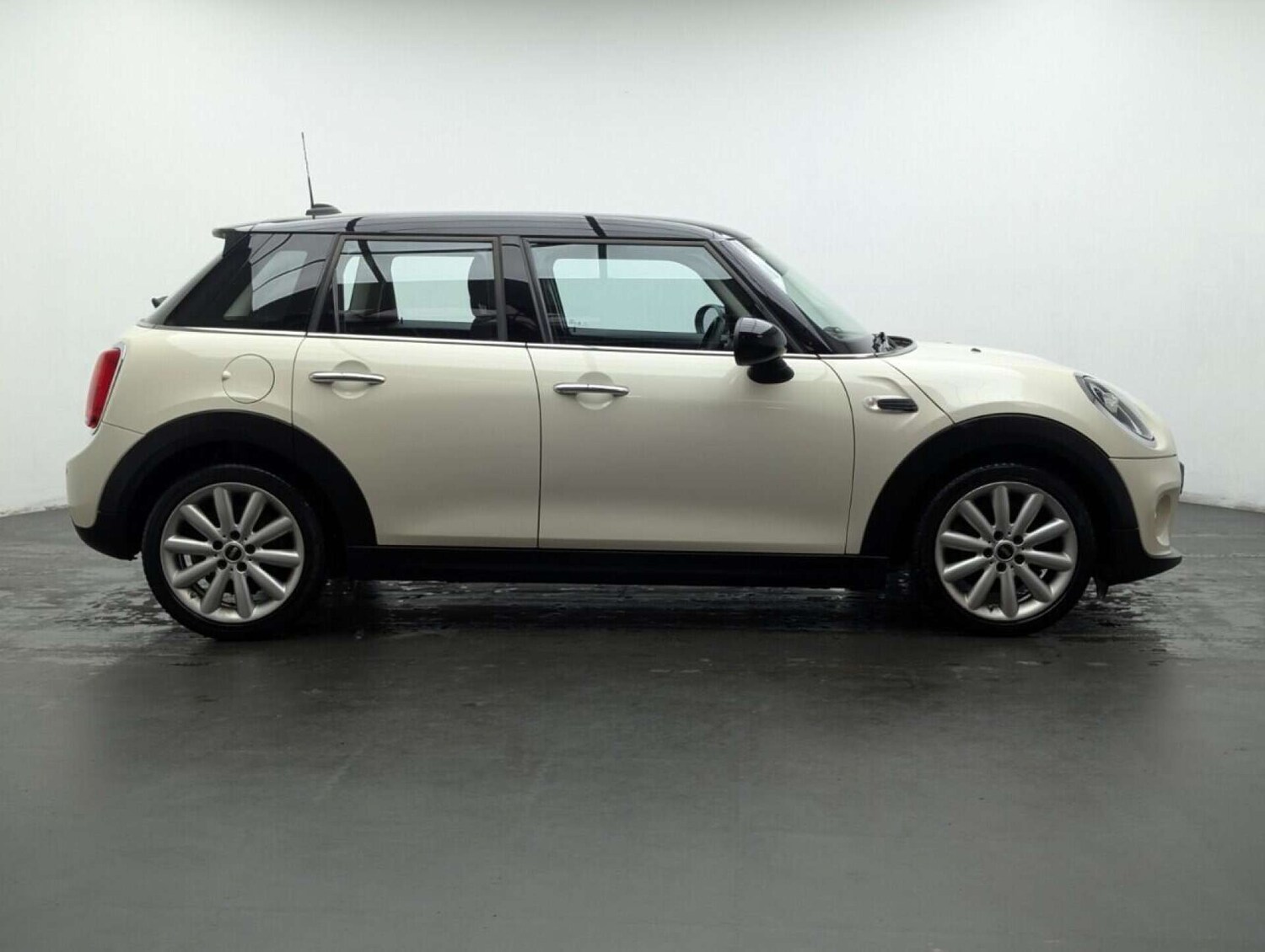 Used MINI Hatch 2019 for sale - 77714047: Photo 9