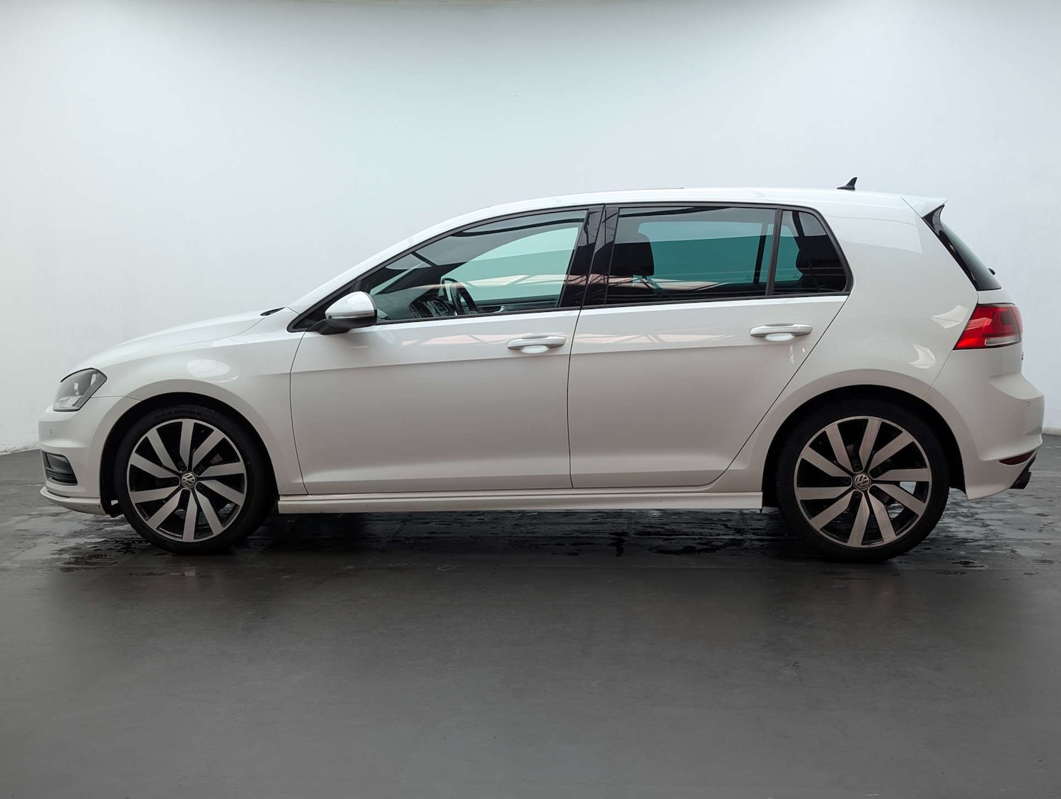 Used Volkswagen Golf 2017 for sale - 78122040: Photo 6