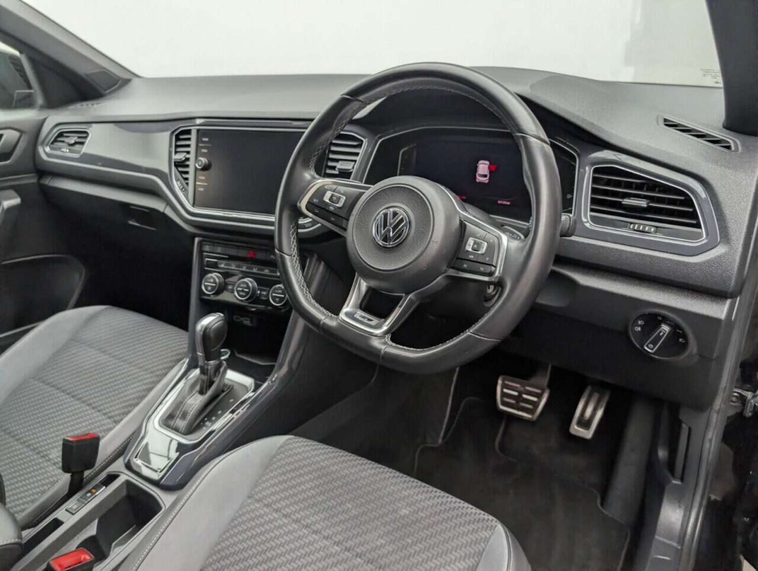 Used Volkswagen T-Roc 2019 for sale - 77713335: Photo 23