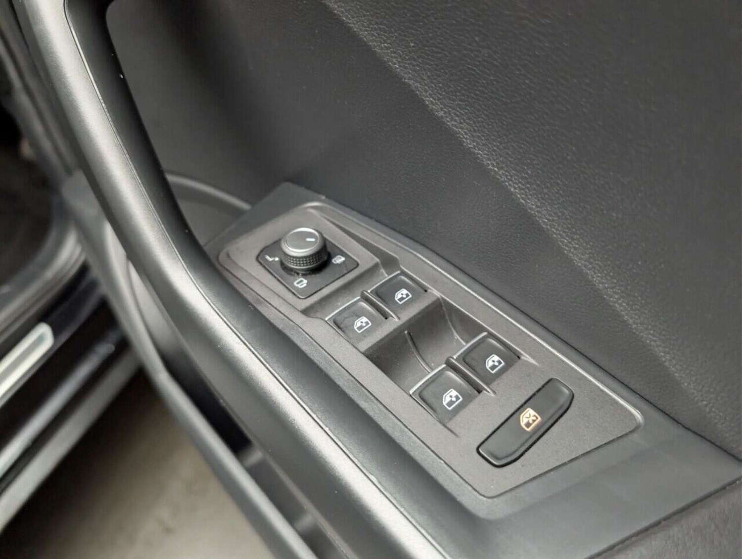 Used Volkswagen T-Roc 2019 for sale - 77713335: Photo 31