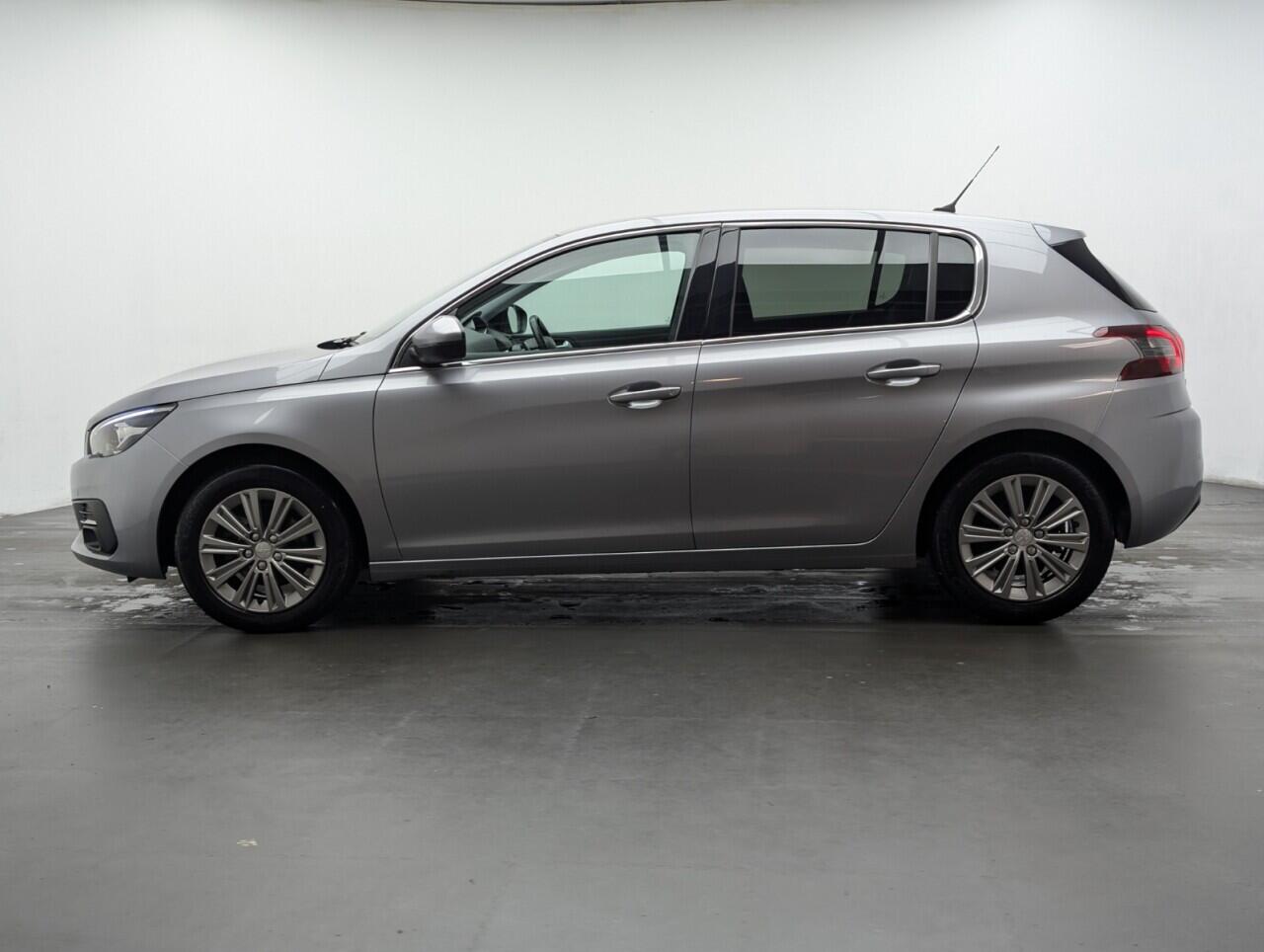 Used Peugeot 308 2021 for sale - 77549393: Photo 5