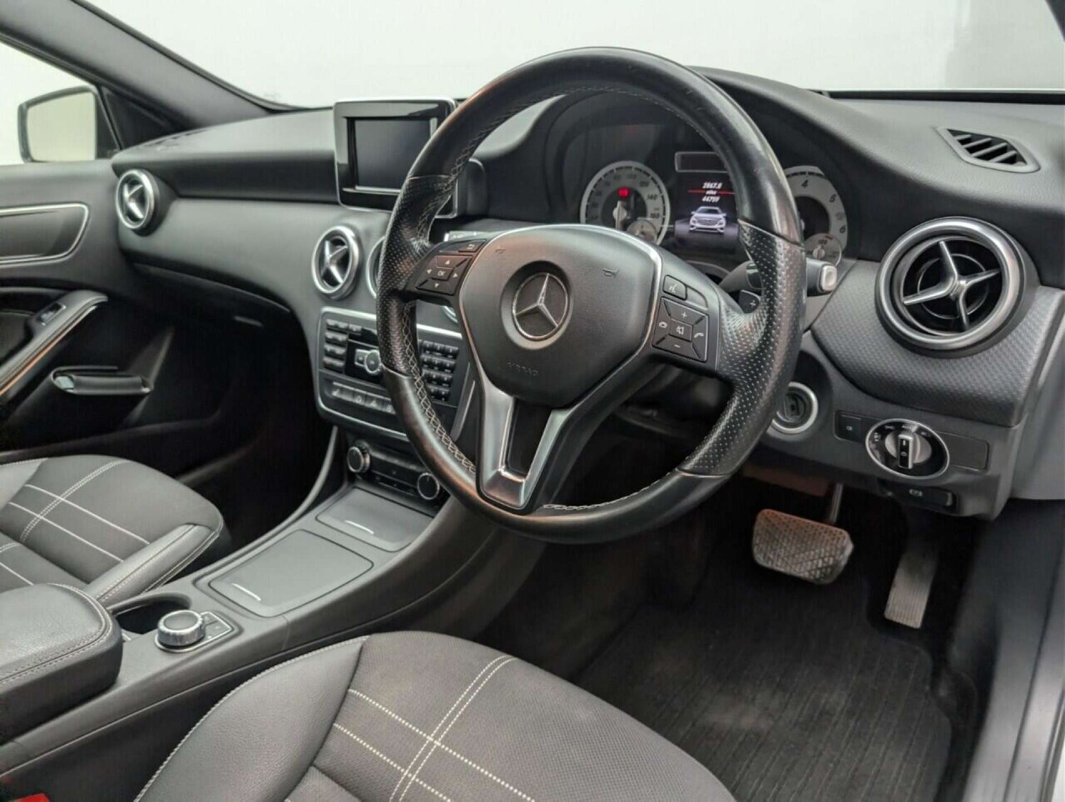 Used Mercedes-Benz A-Class 2015 for sale - 77714517: Photo 10