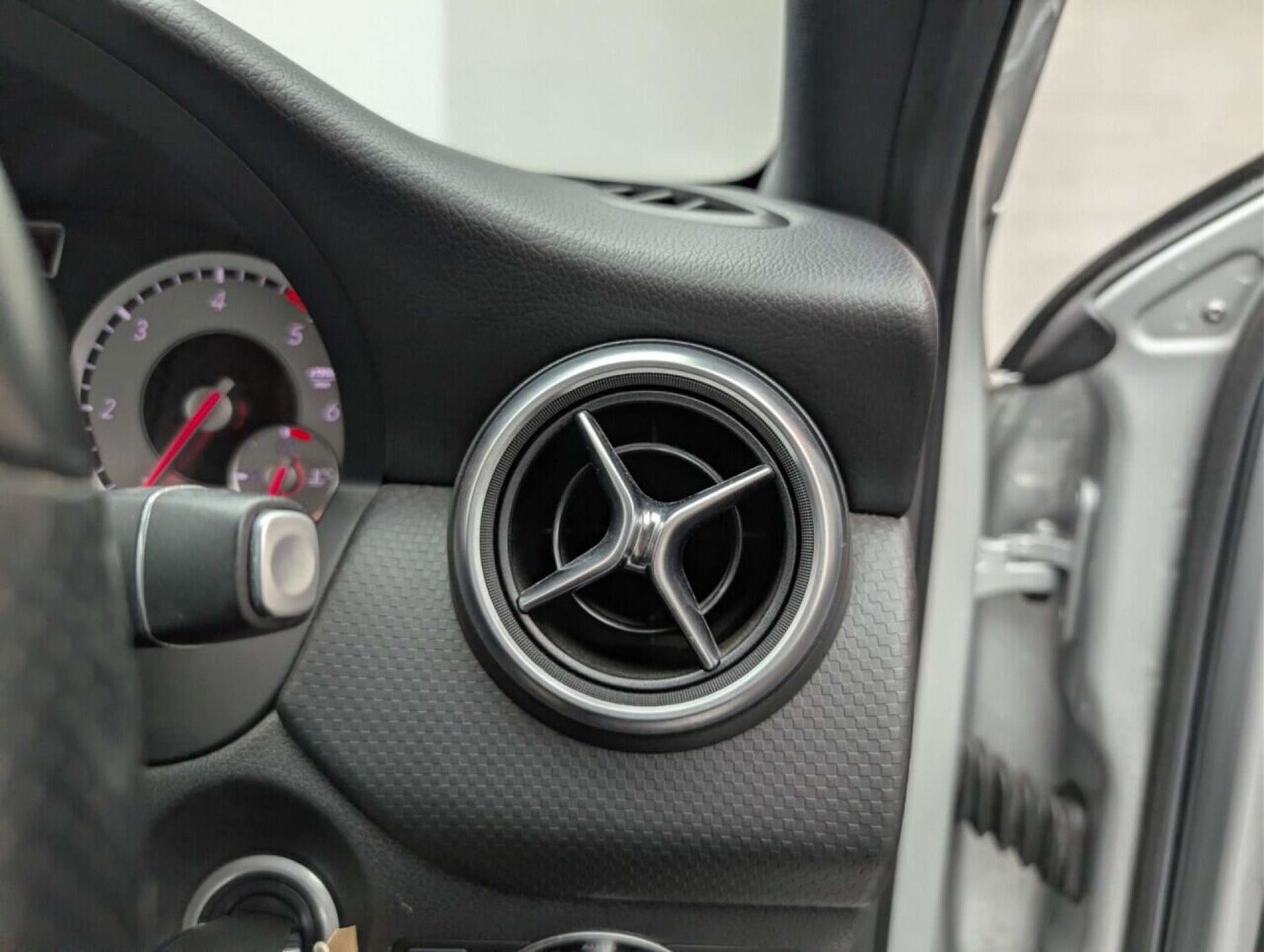 Used Mercedes-Benz A-Class 2015 for sale - 77714517: Photo 17