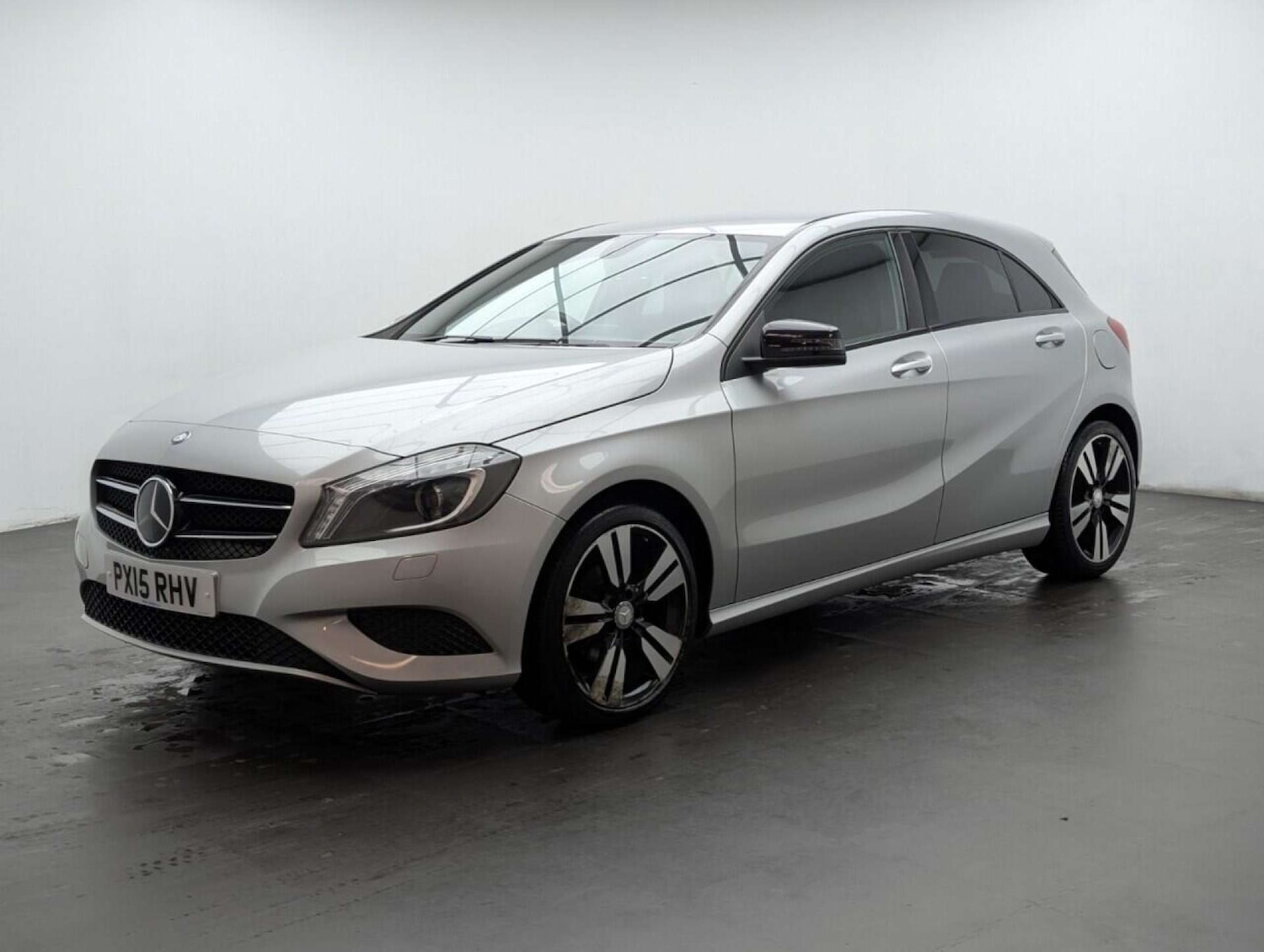 Used Mercedes-Benz A-Class 2015 for sale - 77714517: Photo 4