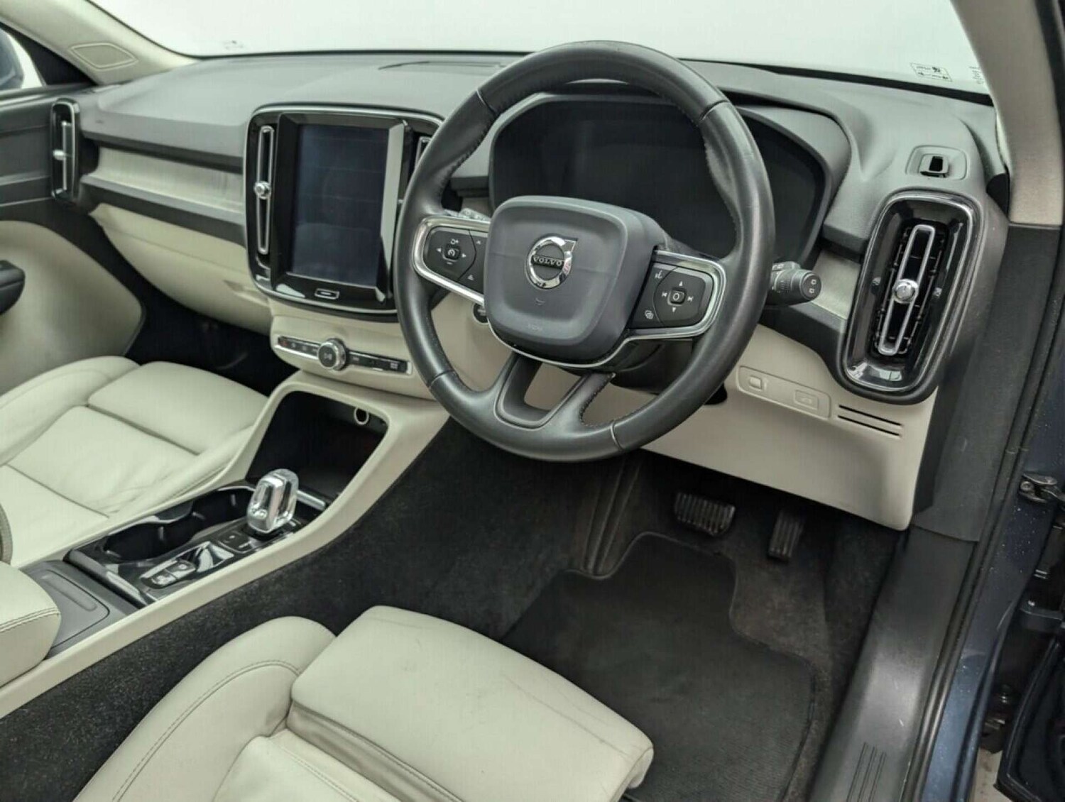 Used Volvo XC40 2020 for sale - 77713211: Photo 11