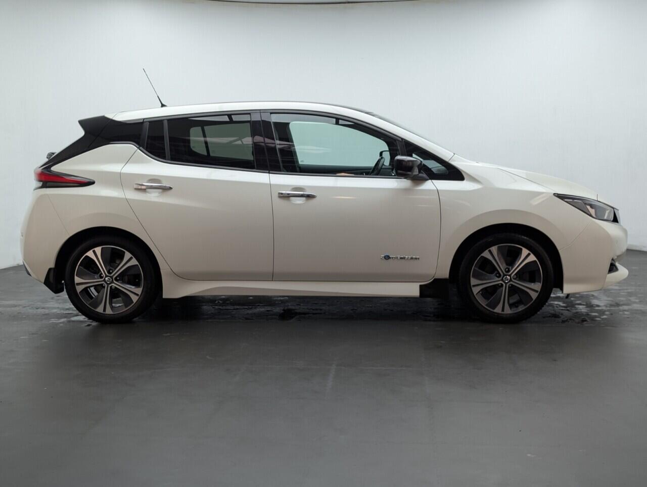Used Nissan Leaf 2018 for sale - 76425546: Photo 9