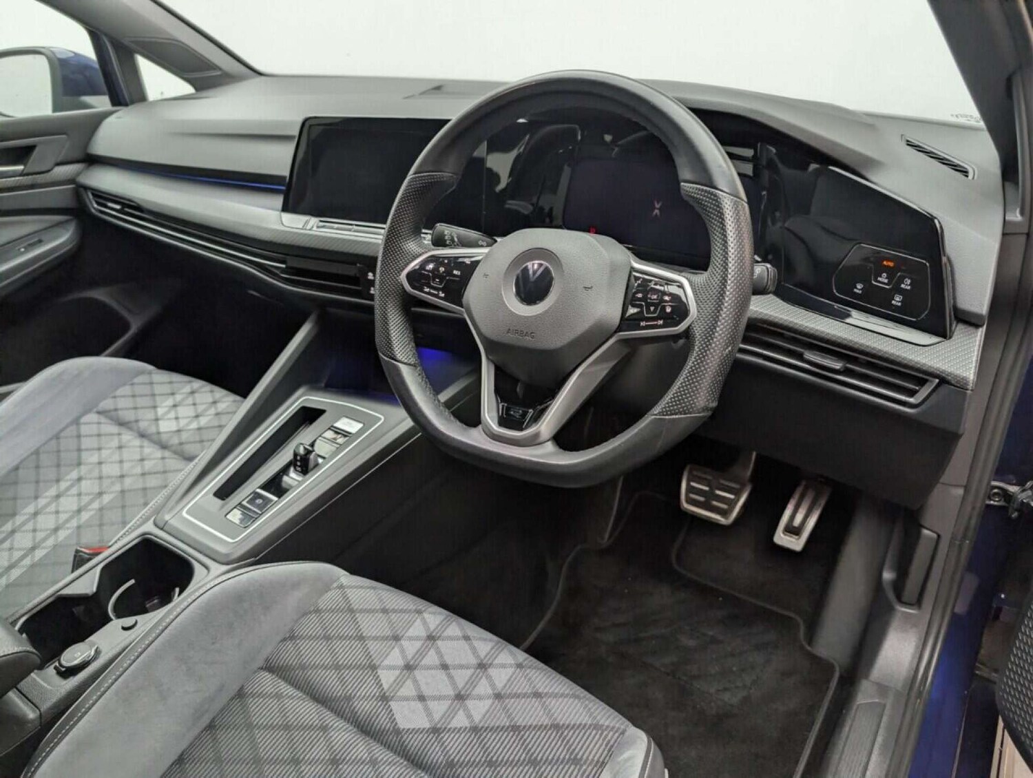 Used Volkswagen Golf 2020 for sale - 77713580: Photo 11