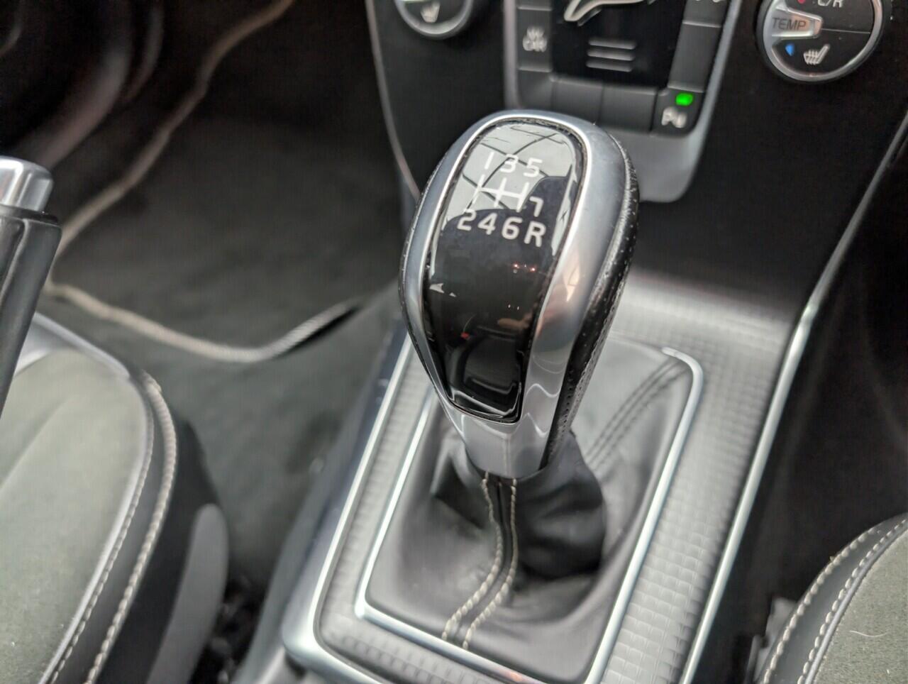 Used Volvo V40 2016 for sale - 76562242: Photo 16