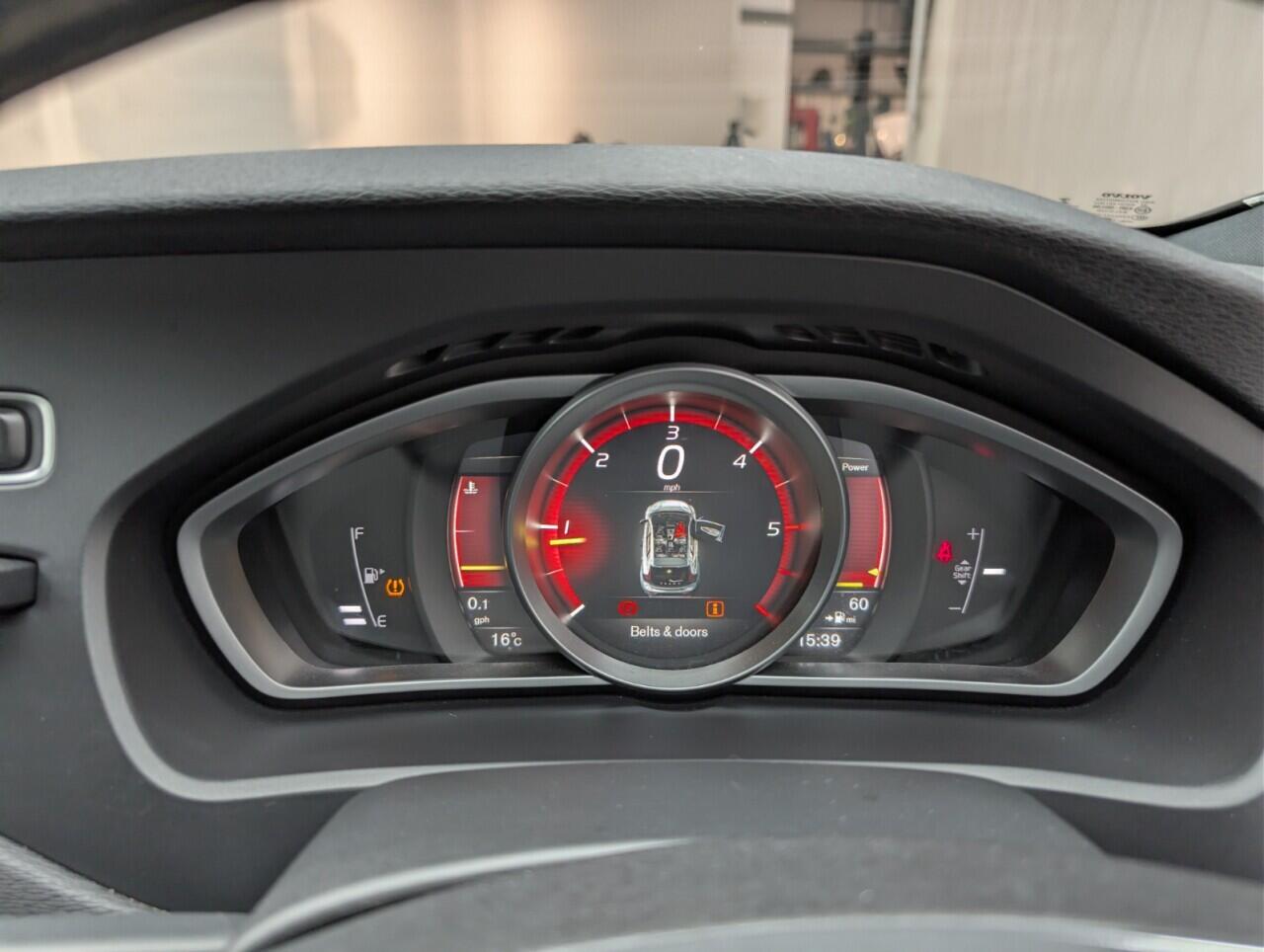 Used Volvo V40 2016 for sale - 76562242: Photo 17